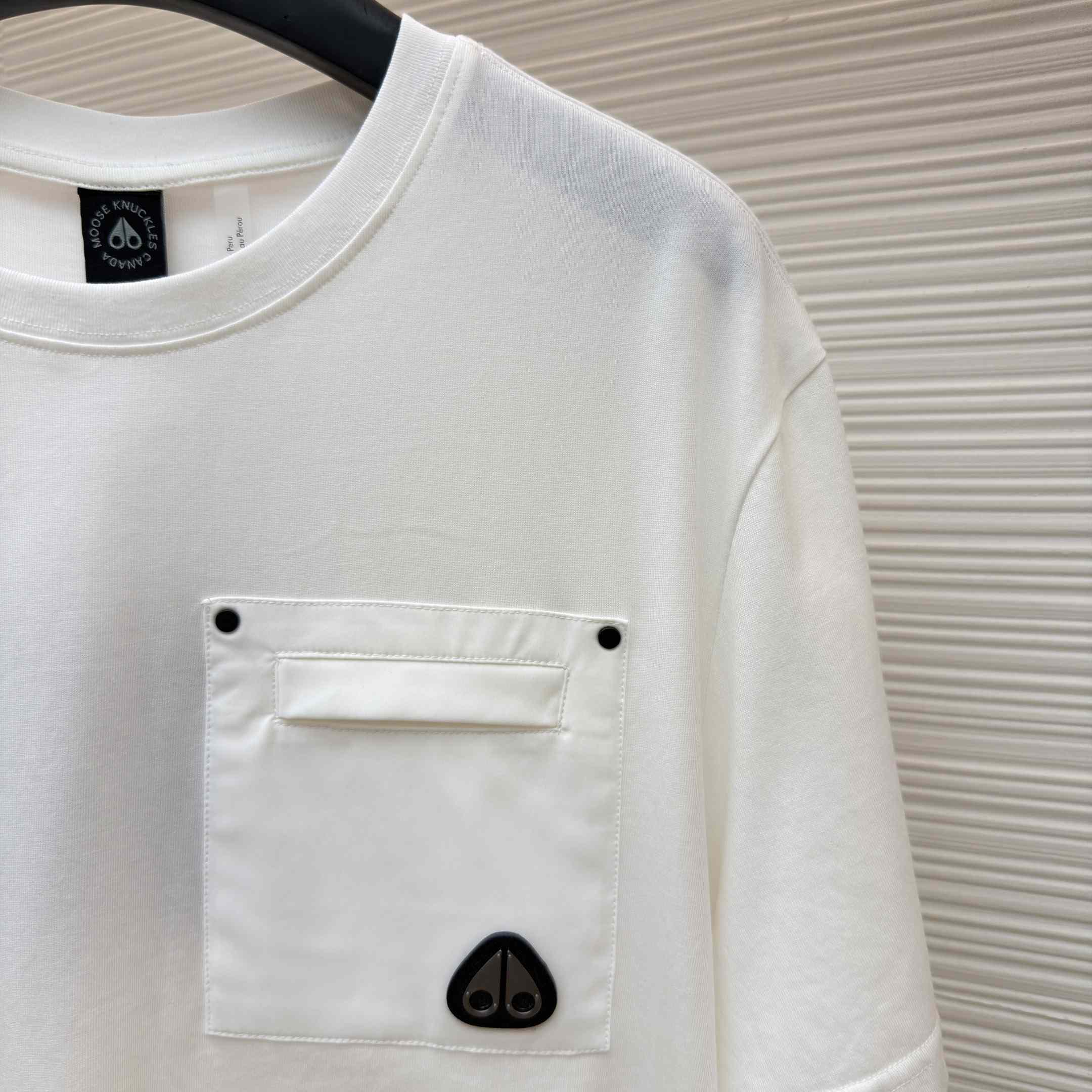 Moose Knuckles T-shirt With Pocket - DesignerGu