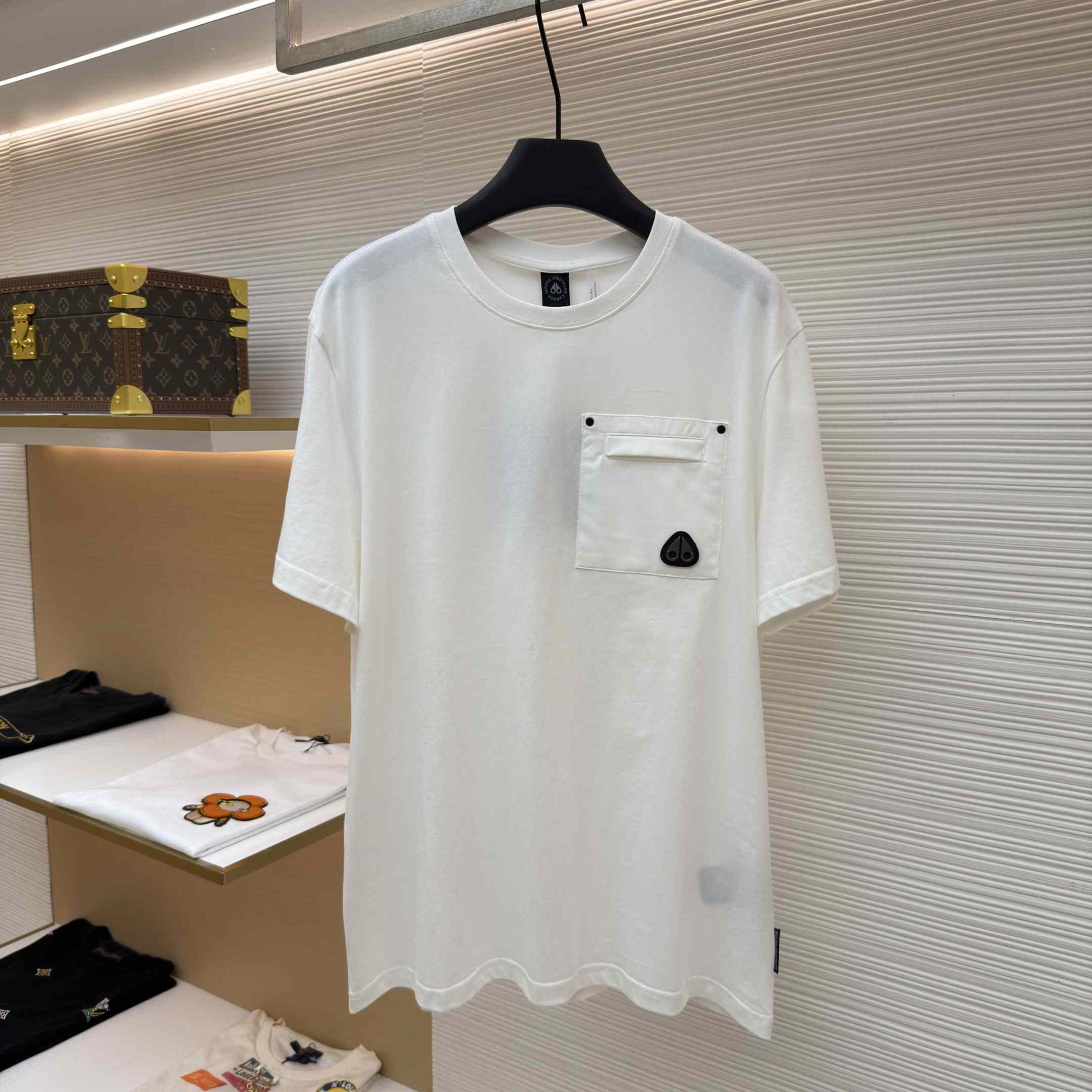 Moose Knuckles T-shirt With Pocket - DesignerGu