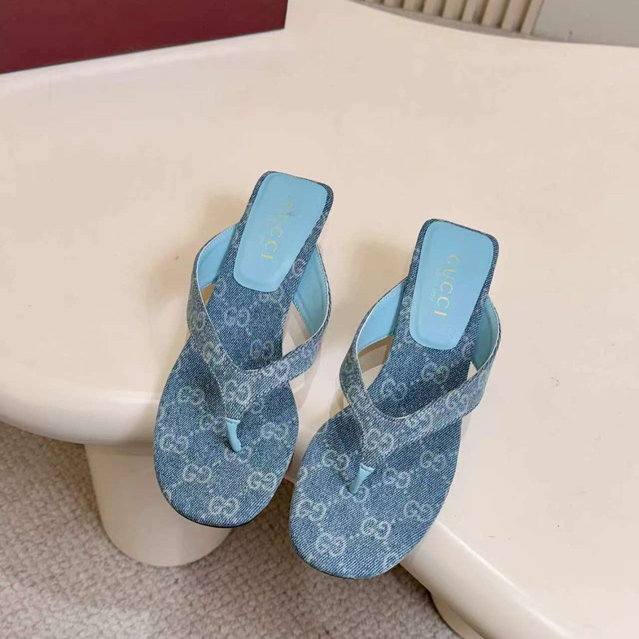 Gucci Vittoria Thong - DesignerGu