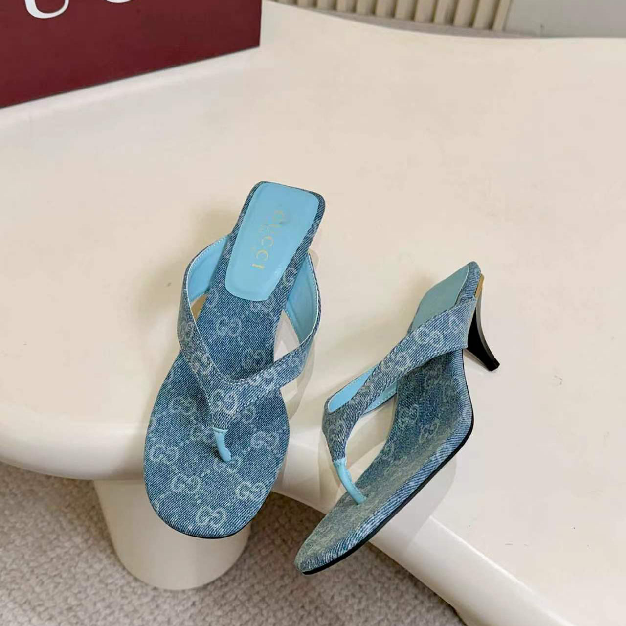 Gucci Vittoria Thong - DesignerGu