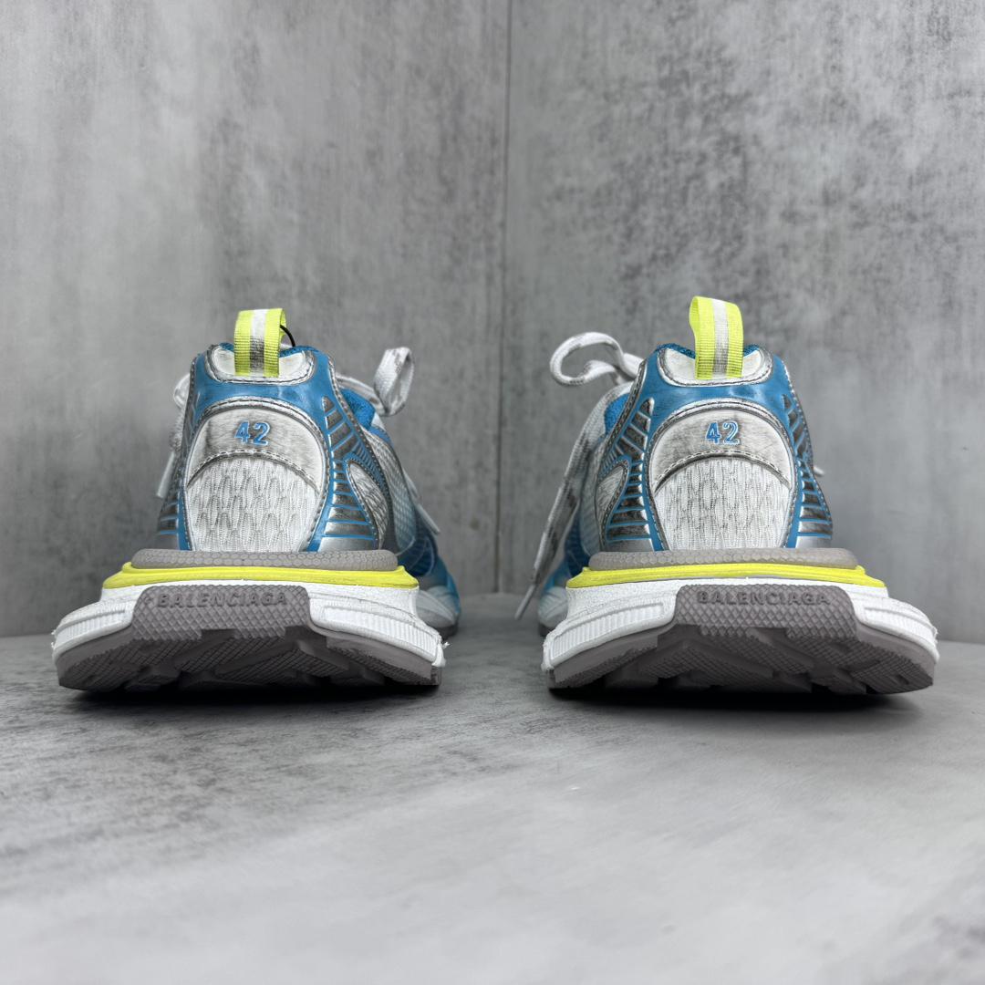 Balenciaga 3XL Toe Spray Sneakers - DesignerGu