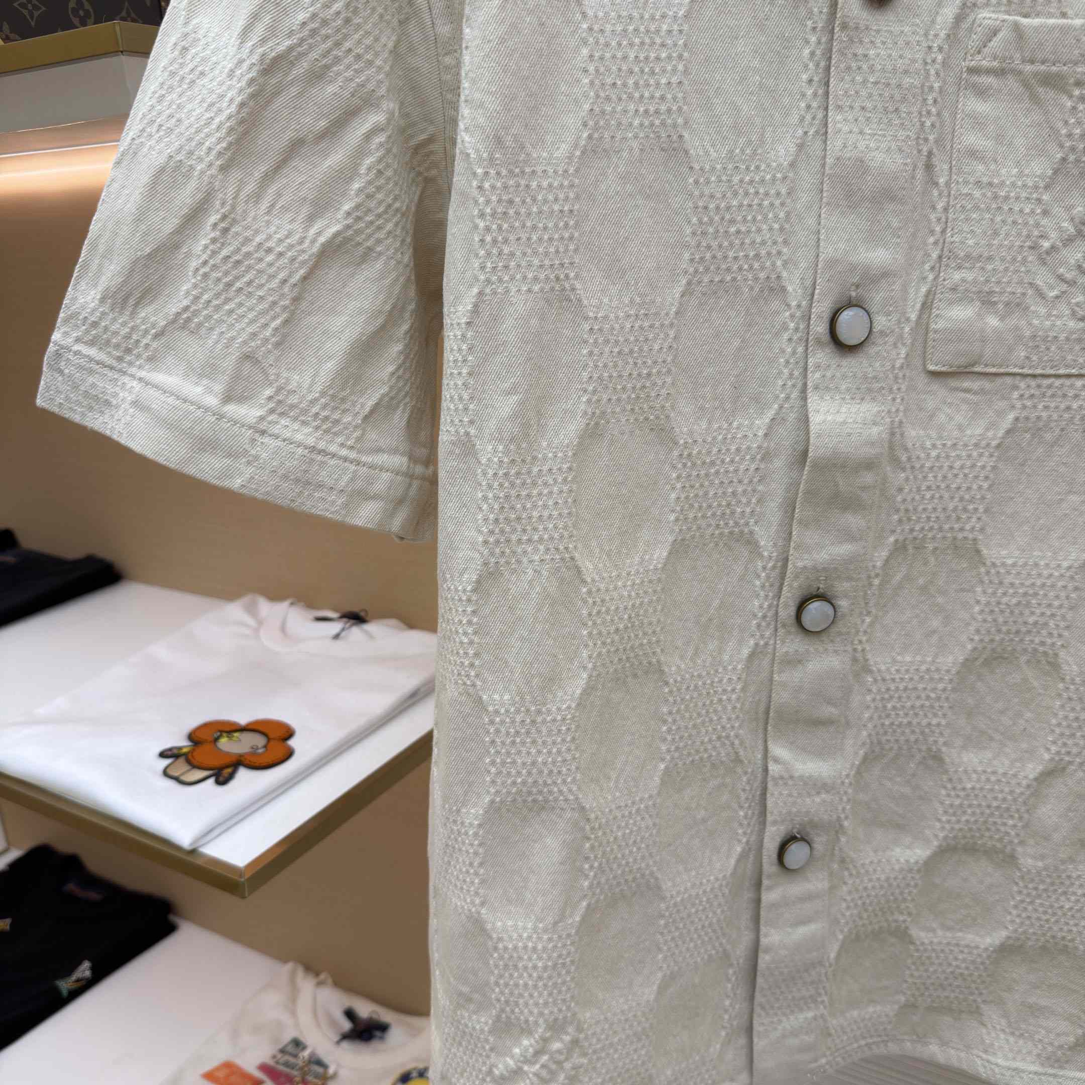 Louis Vuitton Damier 3D Light Denim Short-Sleeved Shirt 1AK6HQ - DesignerGu