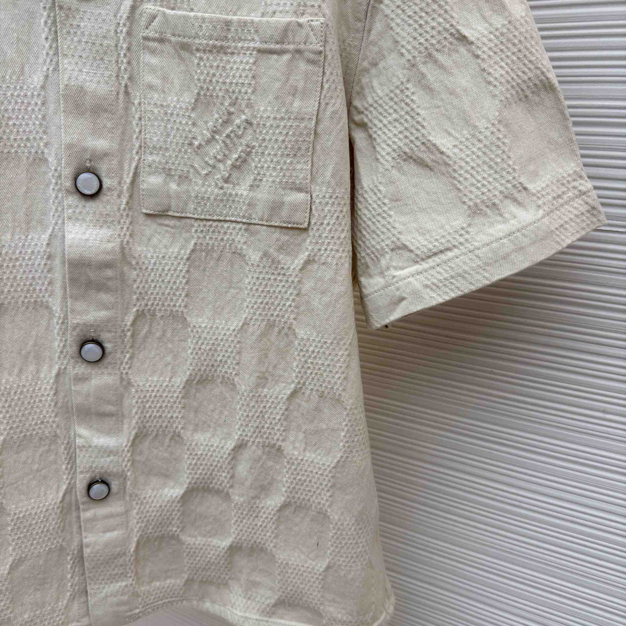 Louis Vuitton Damier 3D Light Denim Short-Sleeved Shirt 1AK6HQ - DesignerGu