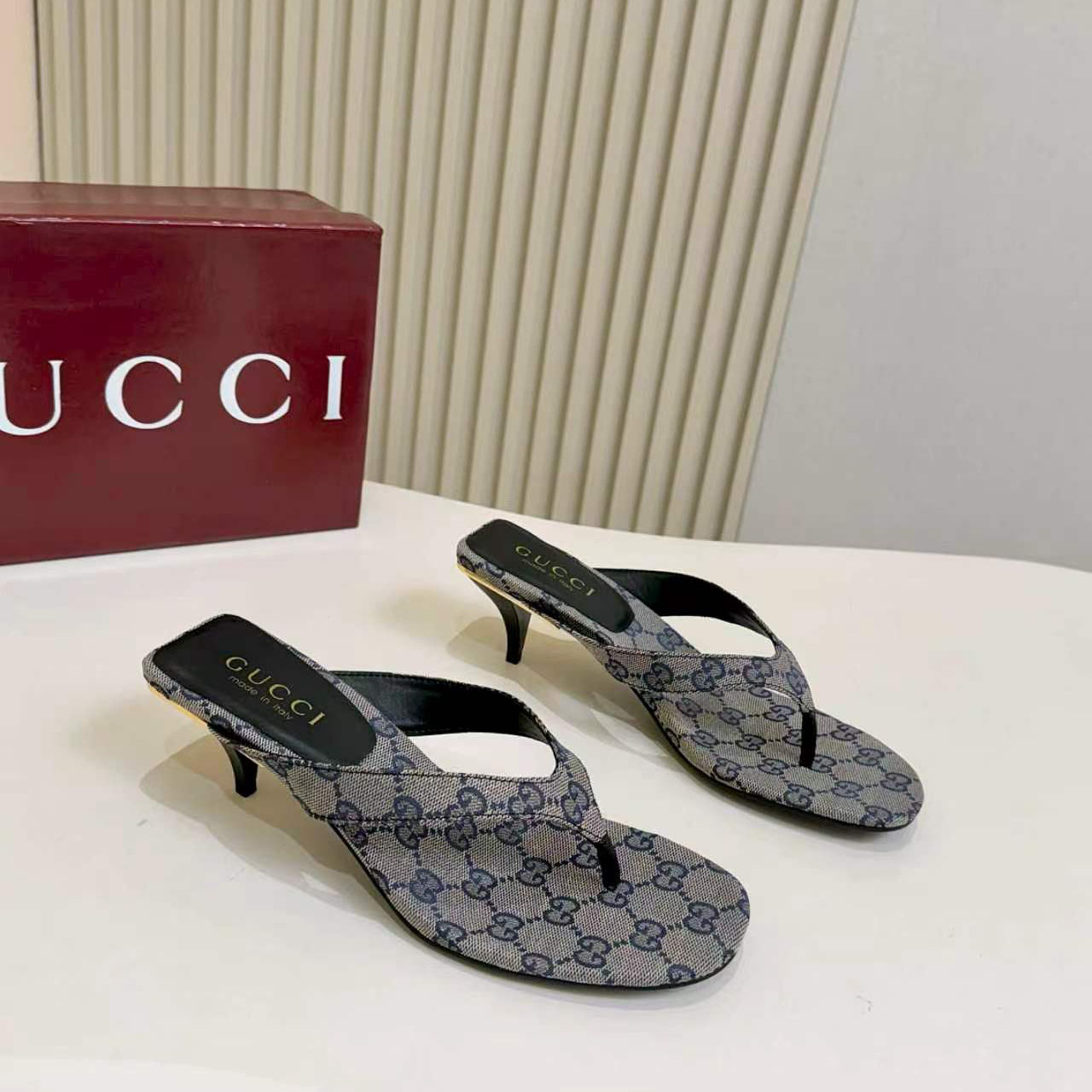 Gucci Vittoria Thong - DesignerGu
