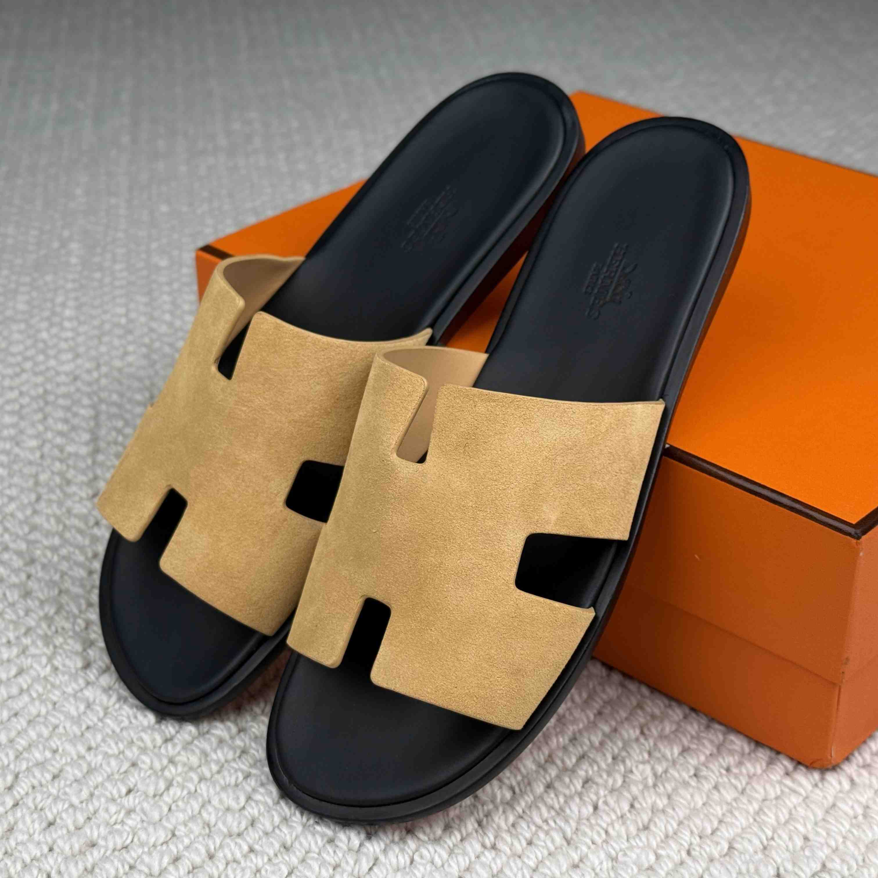 Hermes Izmir Sandal - DesignerGu
