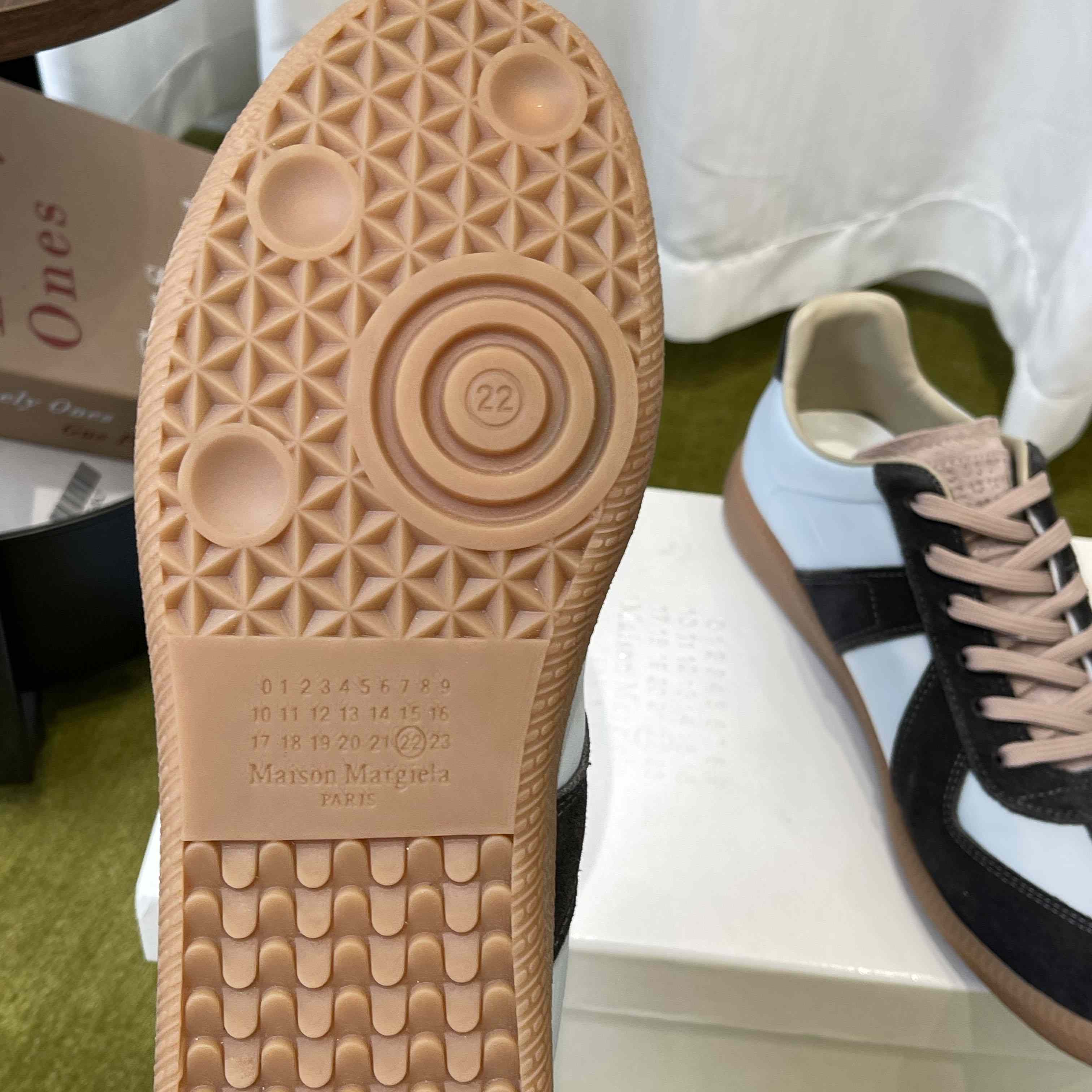 Maison Margiela Replica Sneakers - DesignerGu