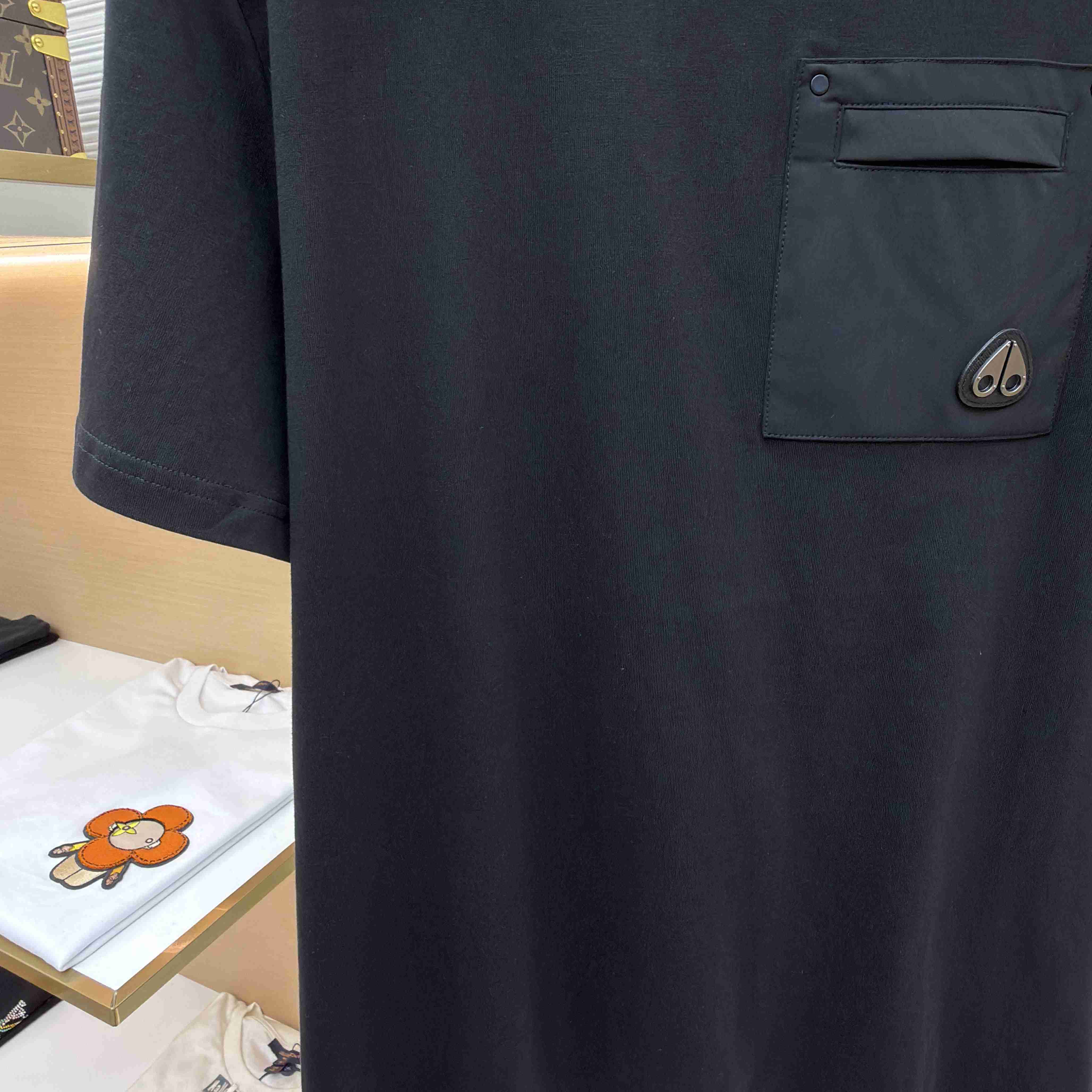 Moose Knuckles T-shirt With Pocket - DesignerGu