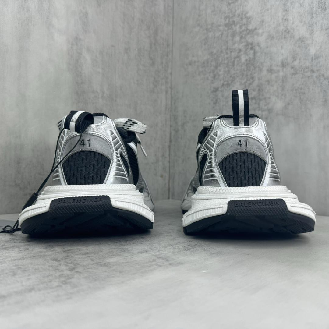 Balenciaga 3XL Sneaker 'Worn-Out Gradient - Black Grey White' - DesignerGu