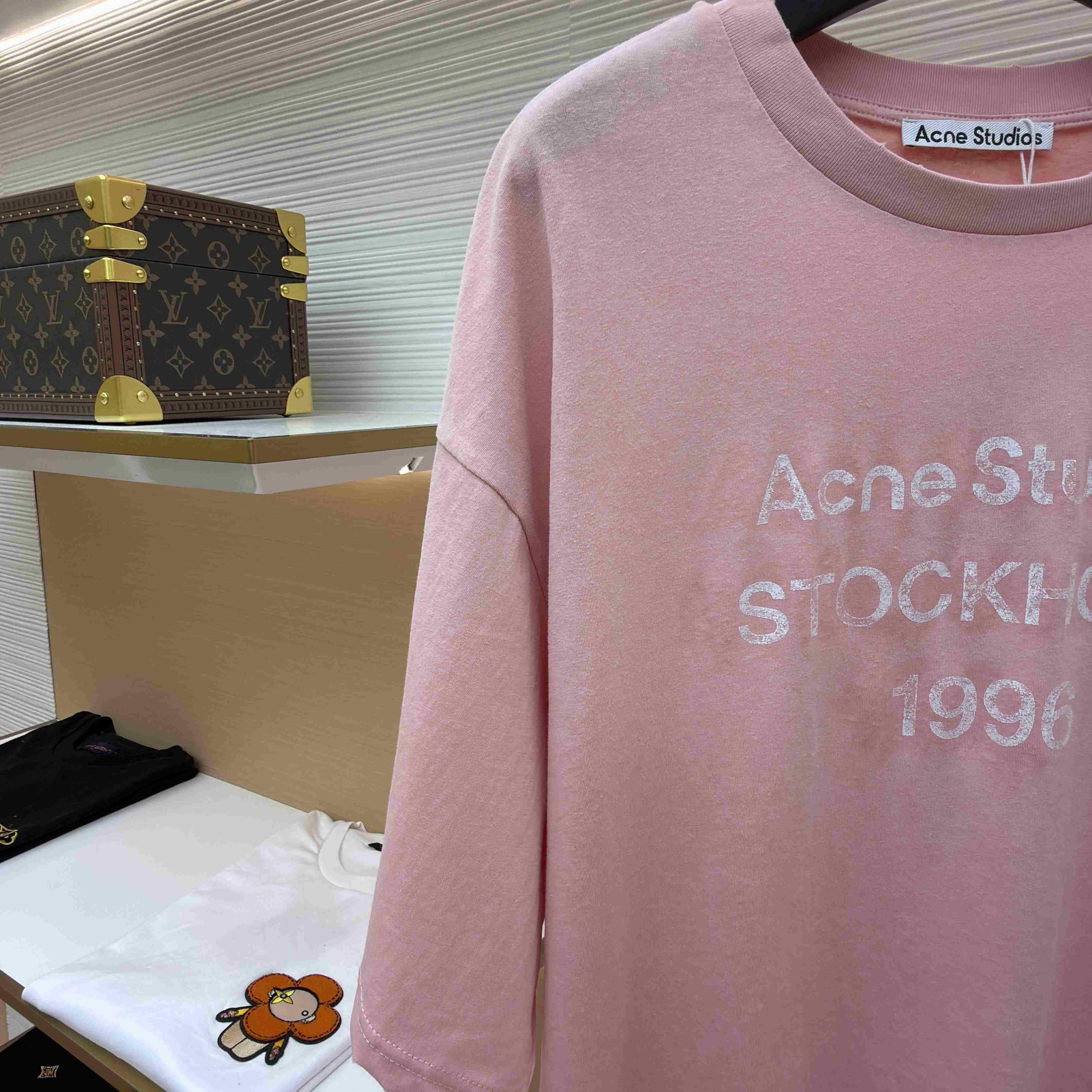 Acne Studios  Sprayed Logo T-shirt - DesignerGu