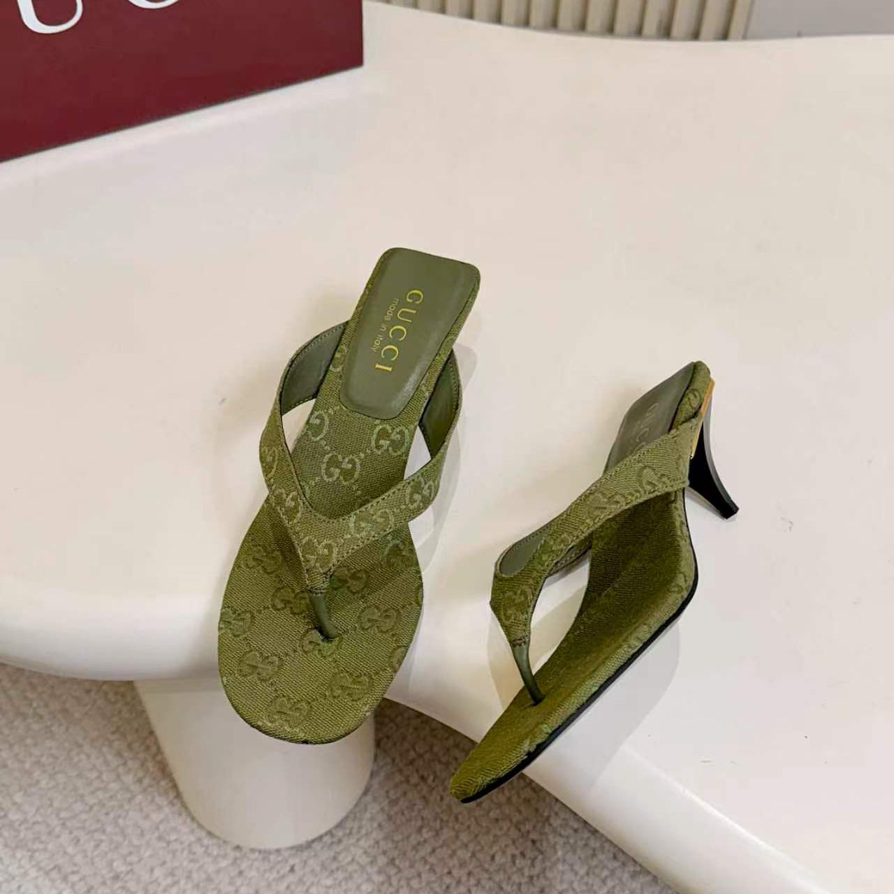 Gucci Vittoria Thong - DesignerGu