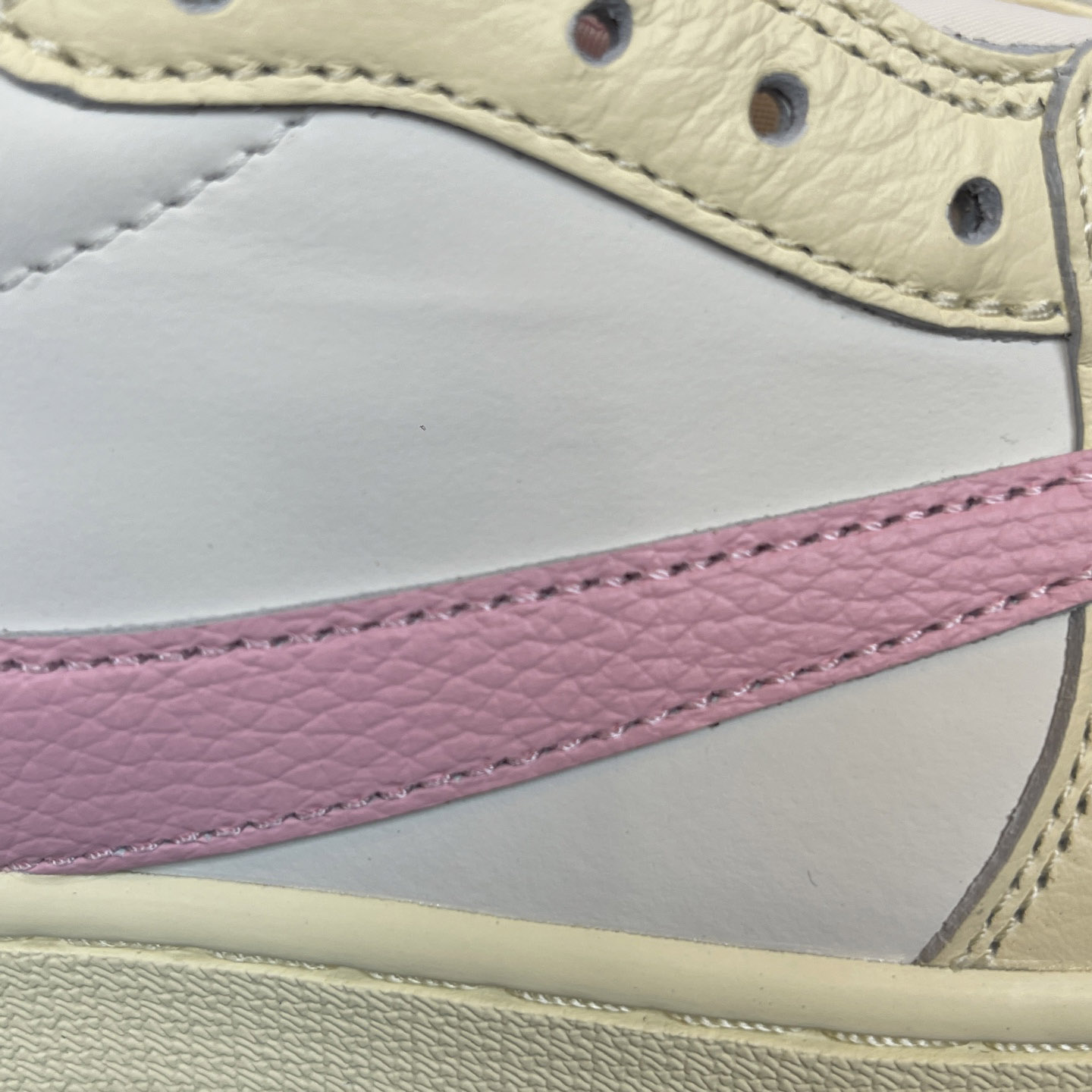 Air Jordan 1 Low x Travis Scott - DesignerGu