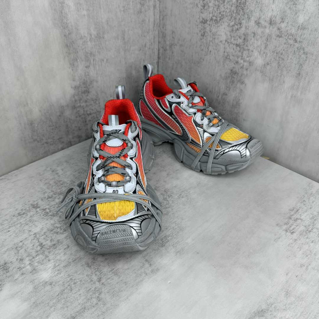 Balenciaga  3xl Gradient Sneaker  - DesignerGu