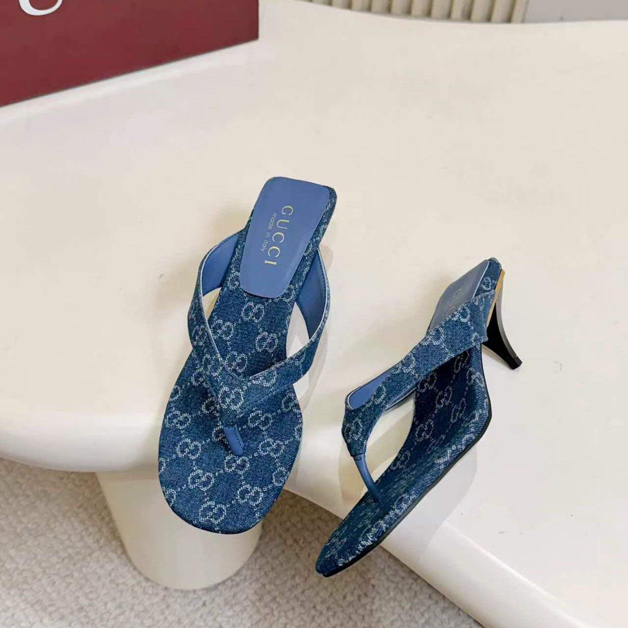 Gucci Vittoria Thong - DesignerGu