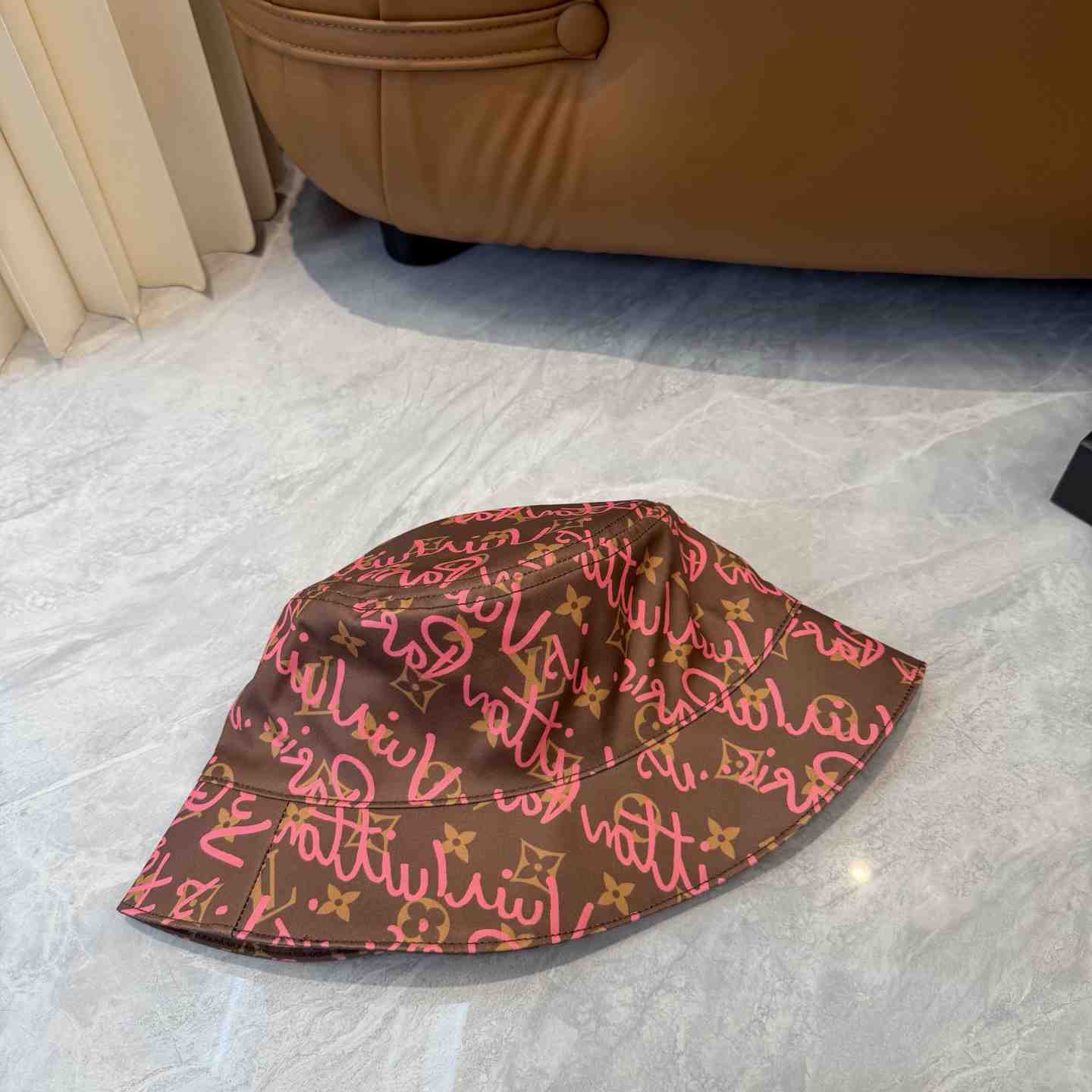 Louis Vuitton LV Script Bucket Hat  - DesignerGu