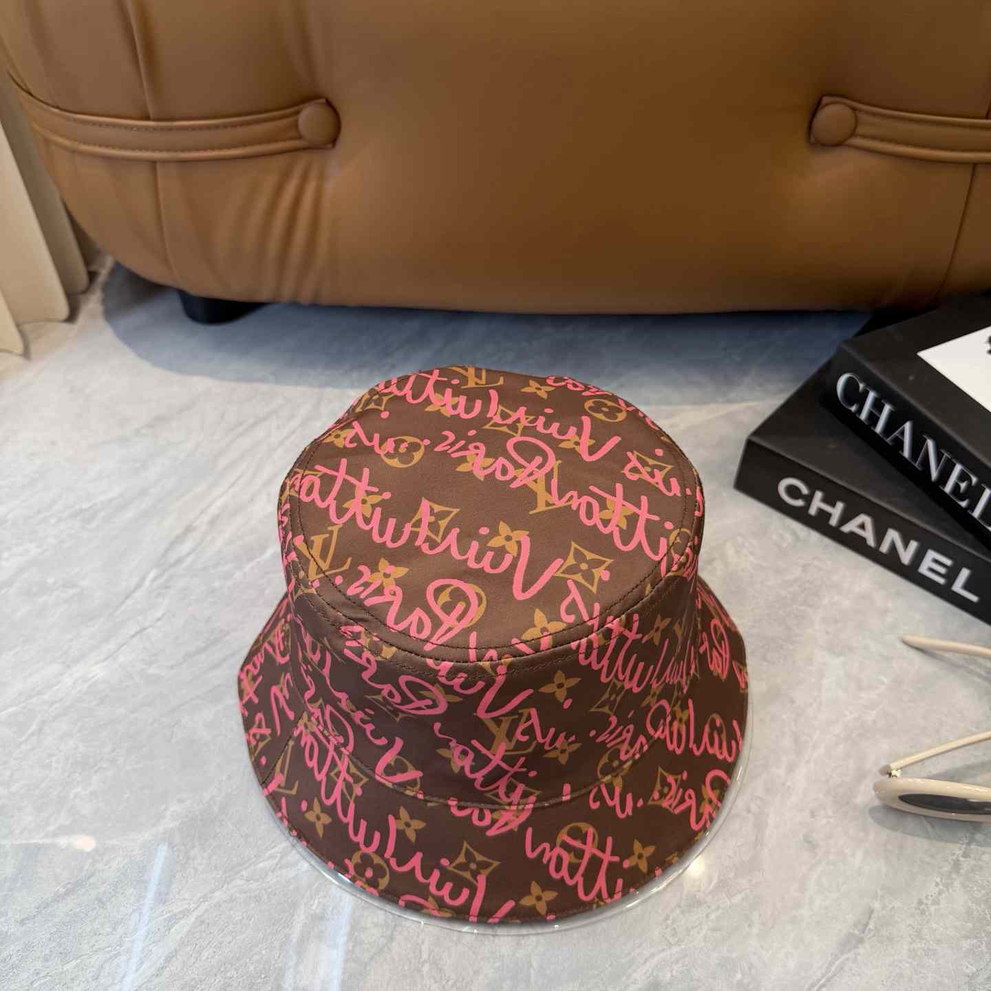 Louis Vuitton LV Script Bucket Hat  - DesignerGu