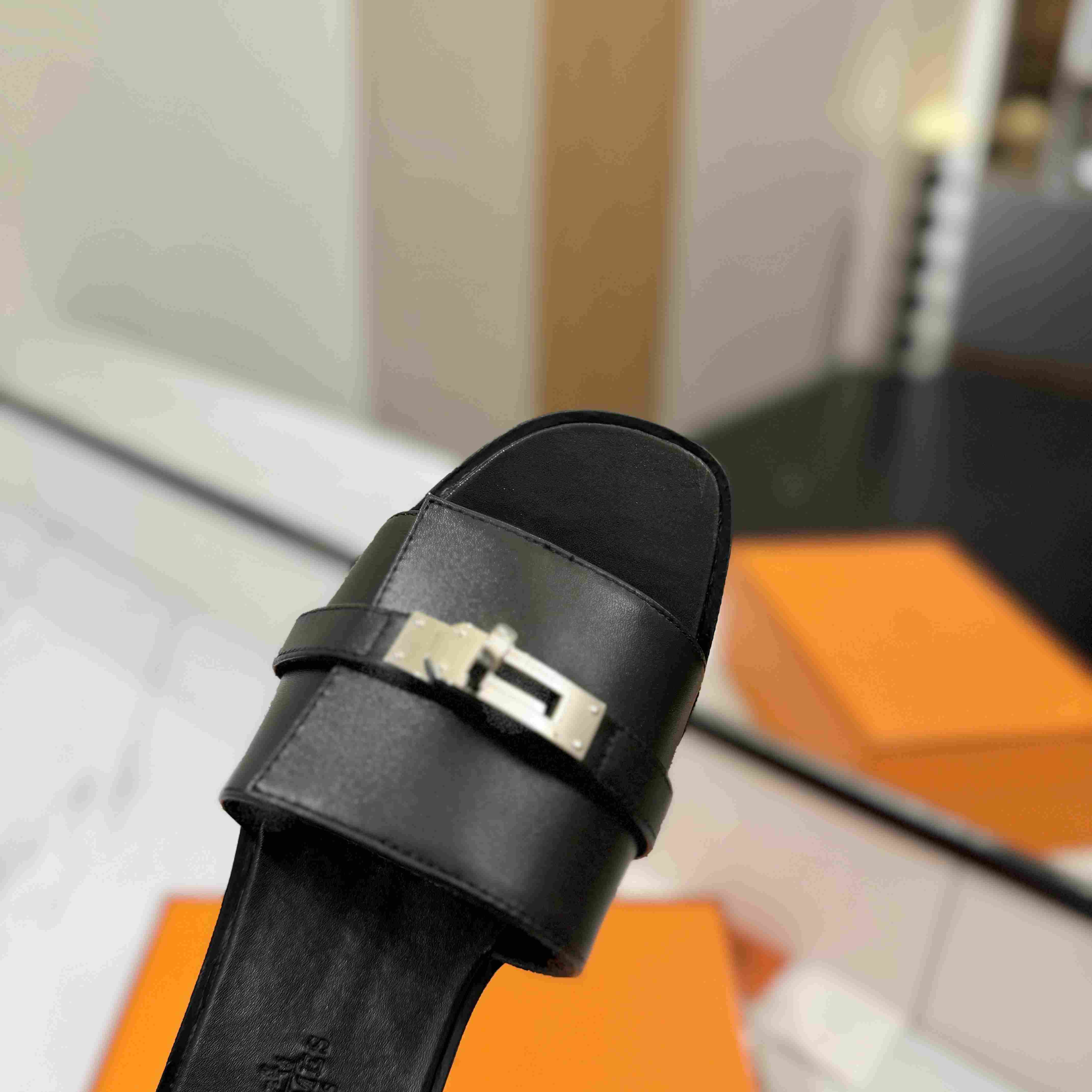 Hermes Giulia Sandal - DesignerGu