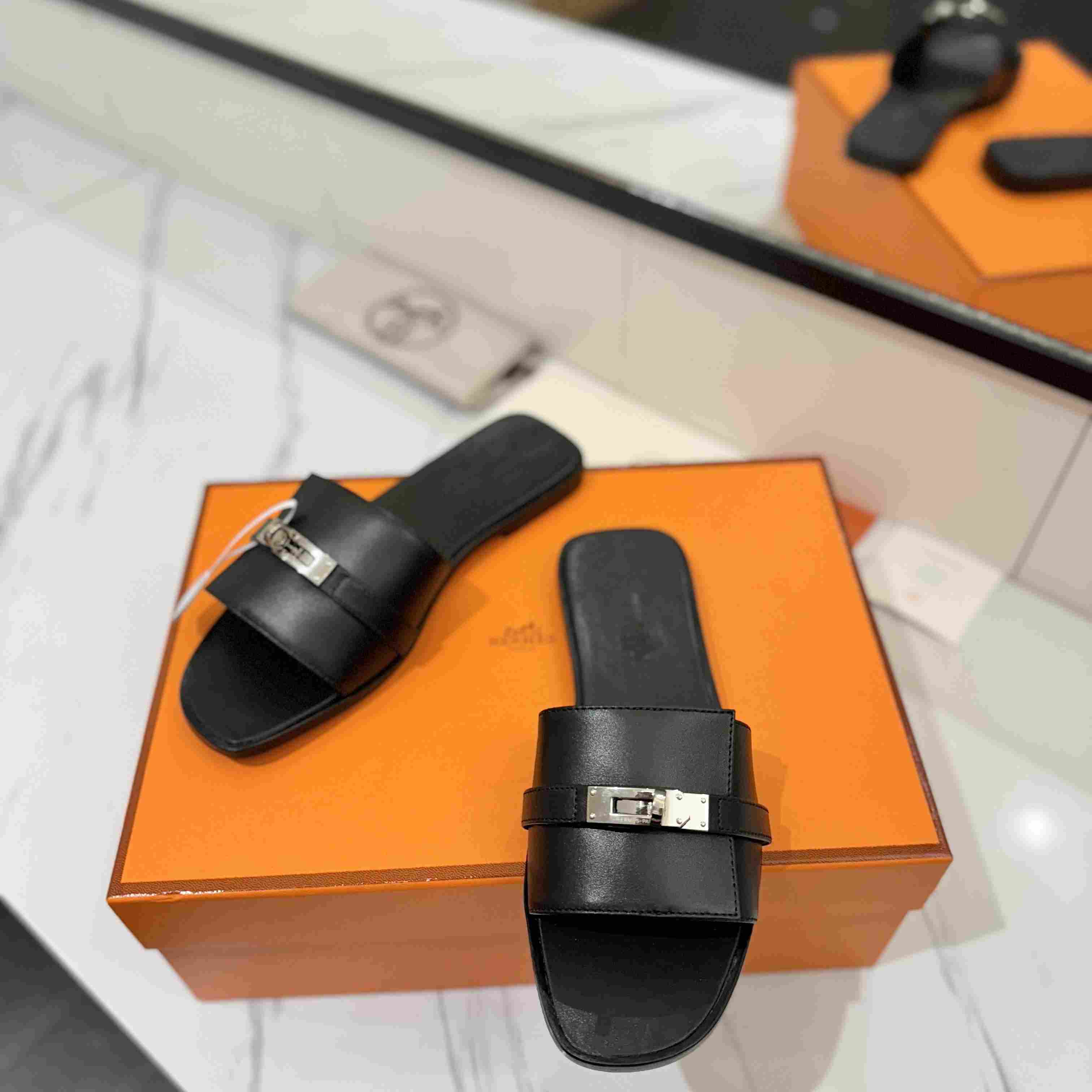 Hermes Giulia Sandal - DesignerGu