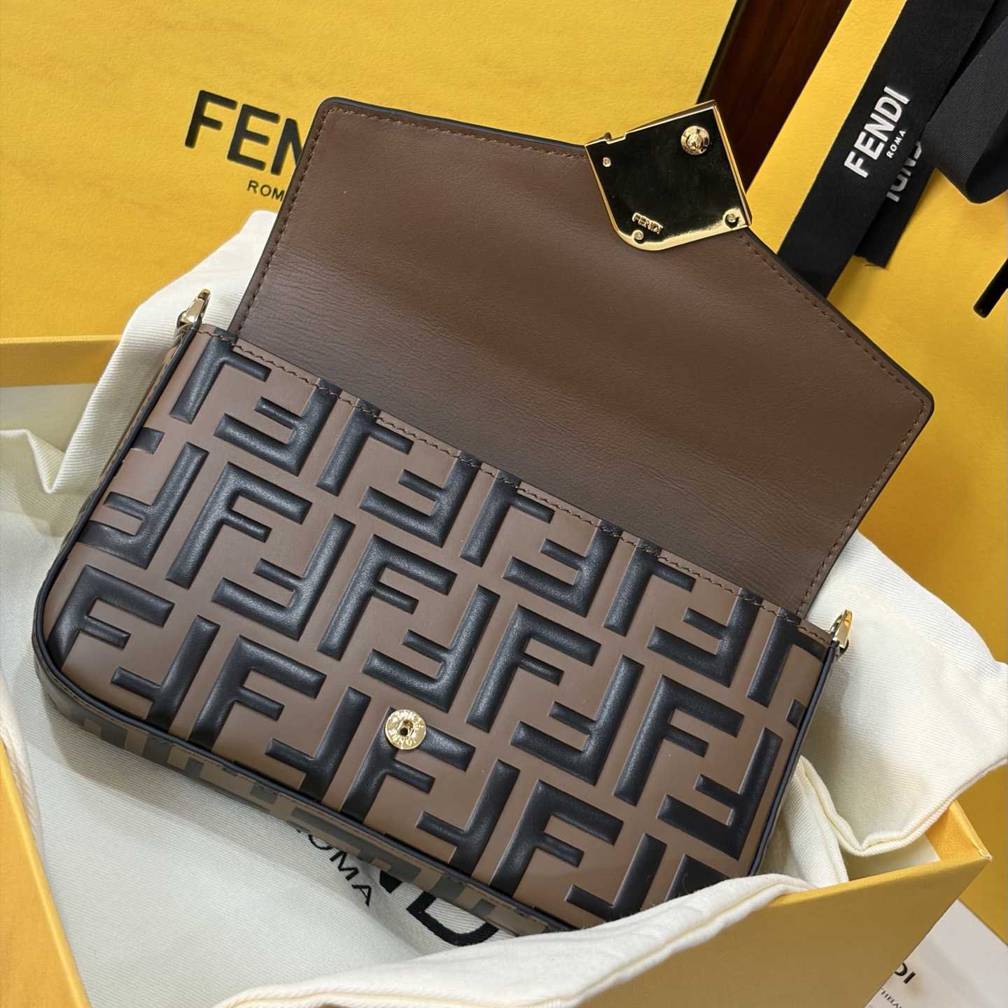 Fendi FF Diamonds Wallet On Chain - DesignerGu