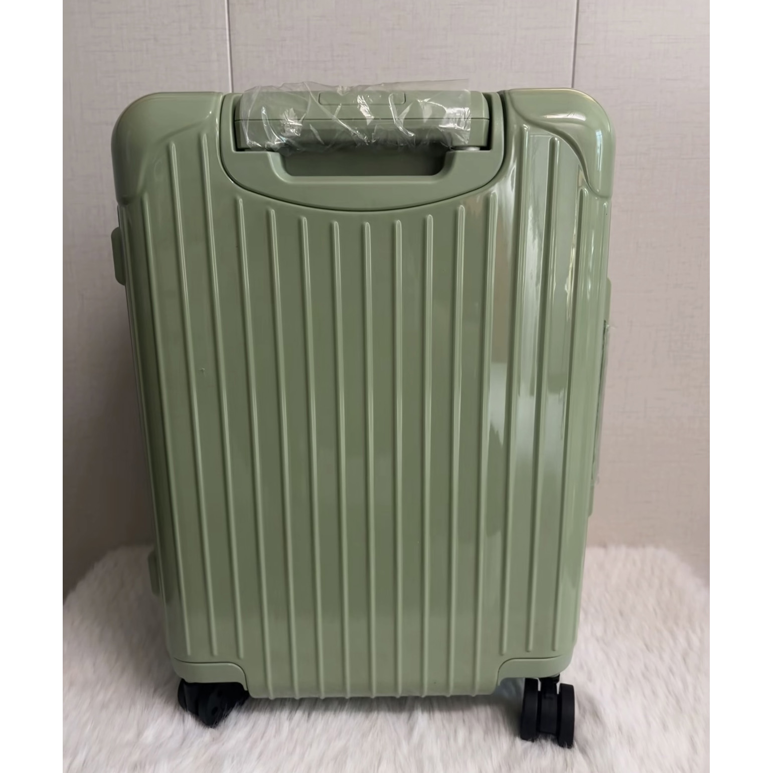 Rimowa Cabin - DesignerGu