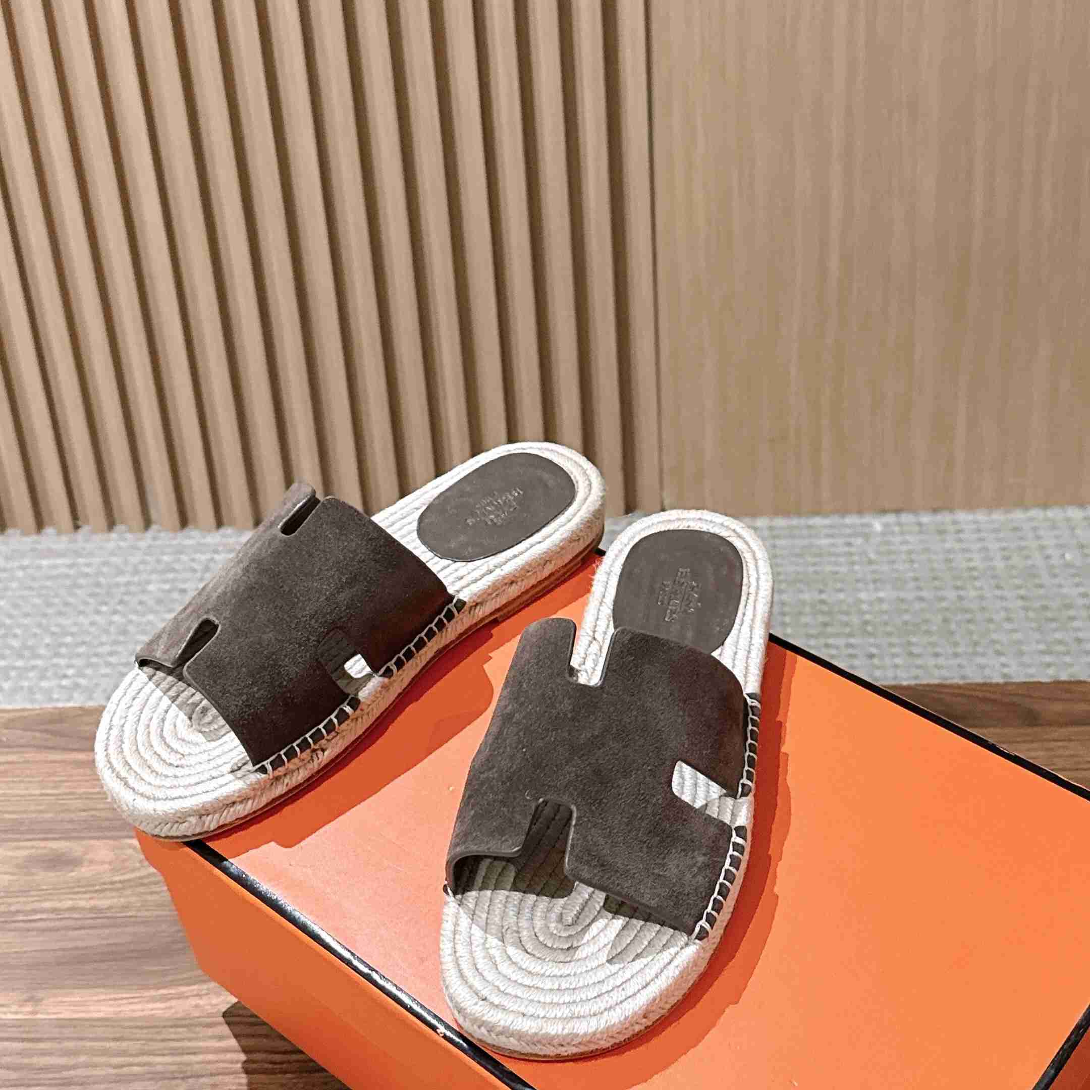 Hermes  Antigua Espadrille - DesignerGu