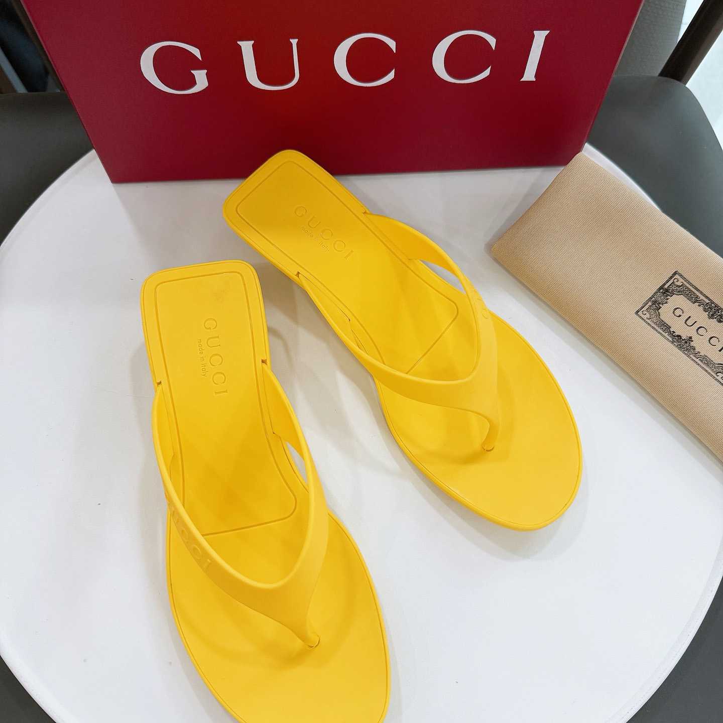 Gucci Vittoria Thong - DesignerGu