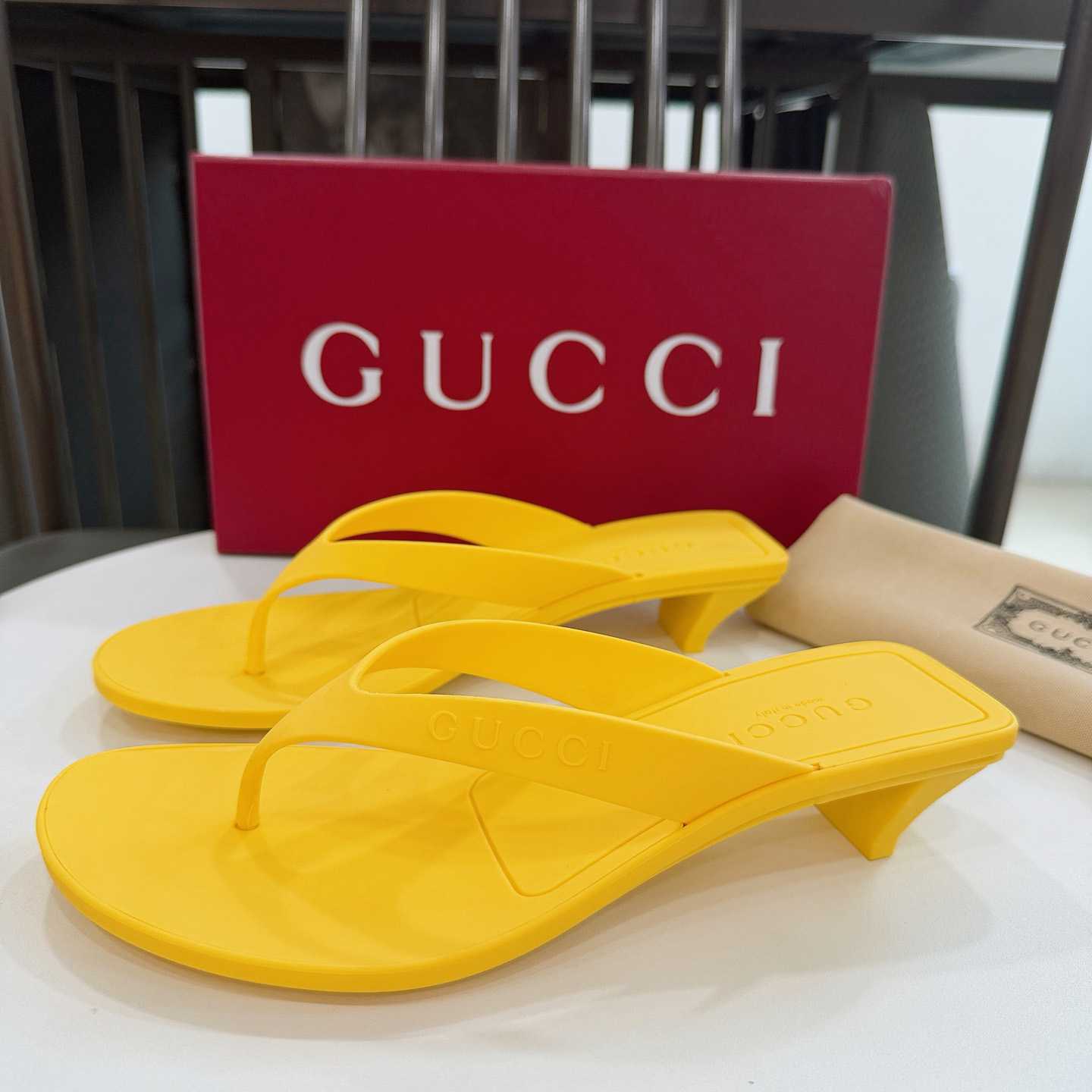 Gucci Vittoria Thong - DesignerGu