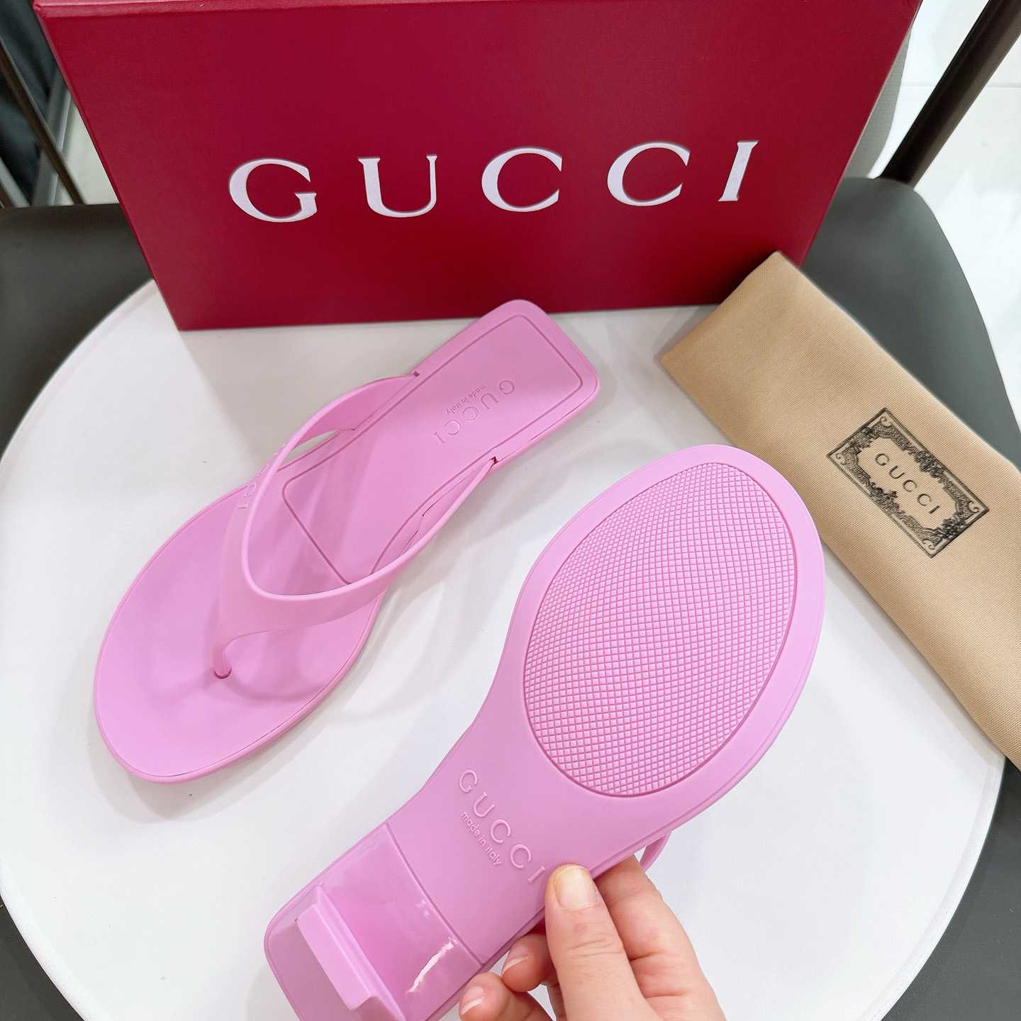 Gucci Vittoria Thong - DesignerGu
