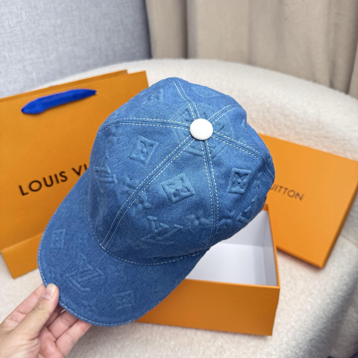Louis Vuitton Monogram Essential Cap - DesignerGu