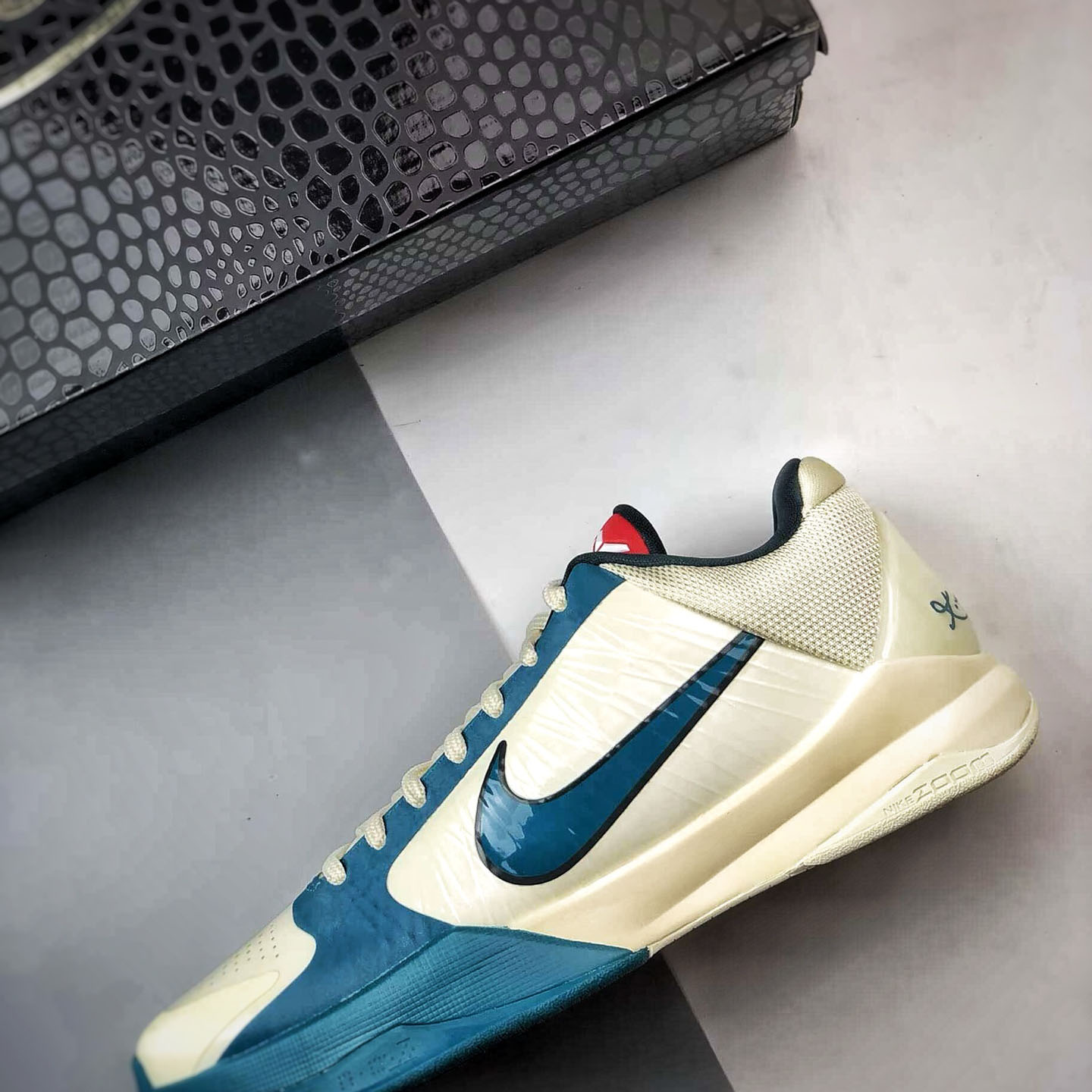  Nike Zoom Kobe 5 Caitlin Clark Protro PE IZ1852-100 - DesignerGu