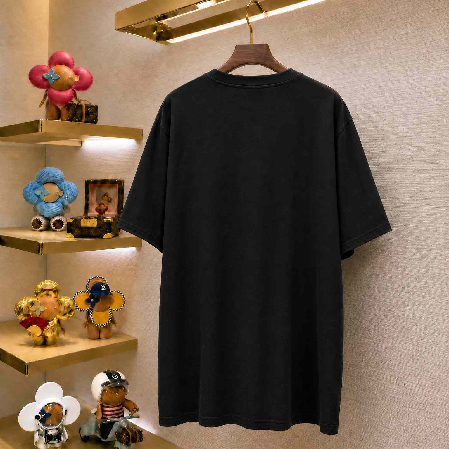 Balenciaga Dream Medium Fit T-shirt in Black - DesignerGu