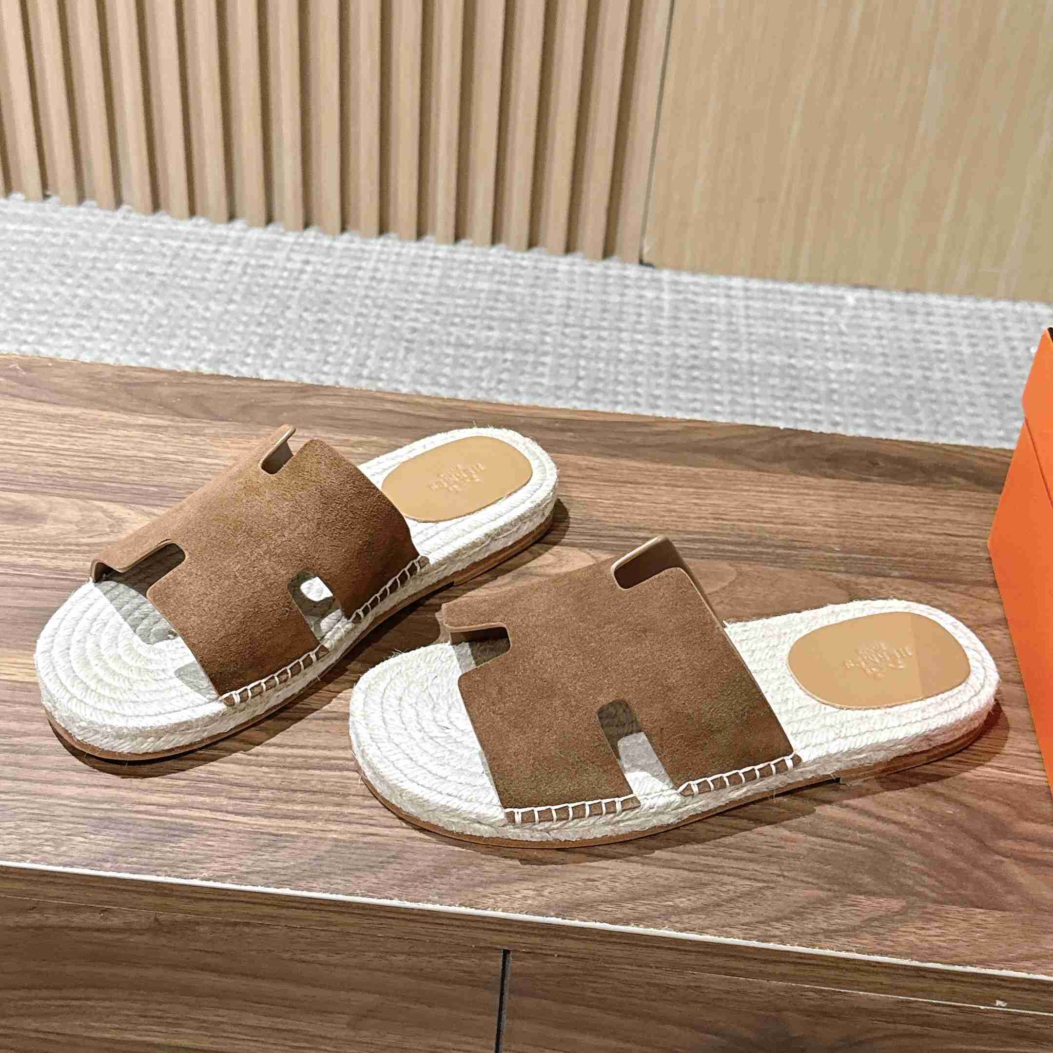 Hermes  Antigua Espadrille - DesignerGu
