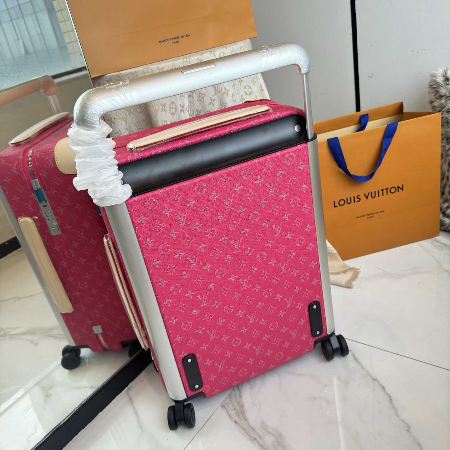 Louis Vuitton Horizon 55 M26863 - DesignerGu