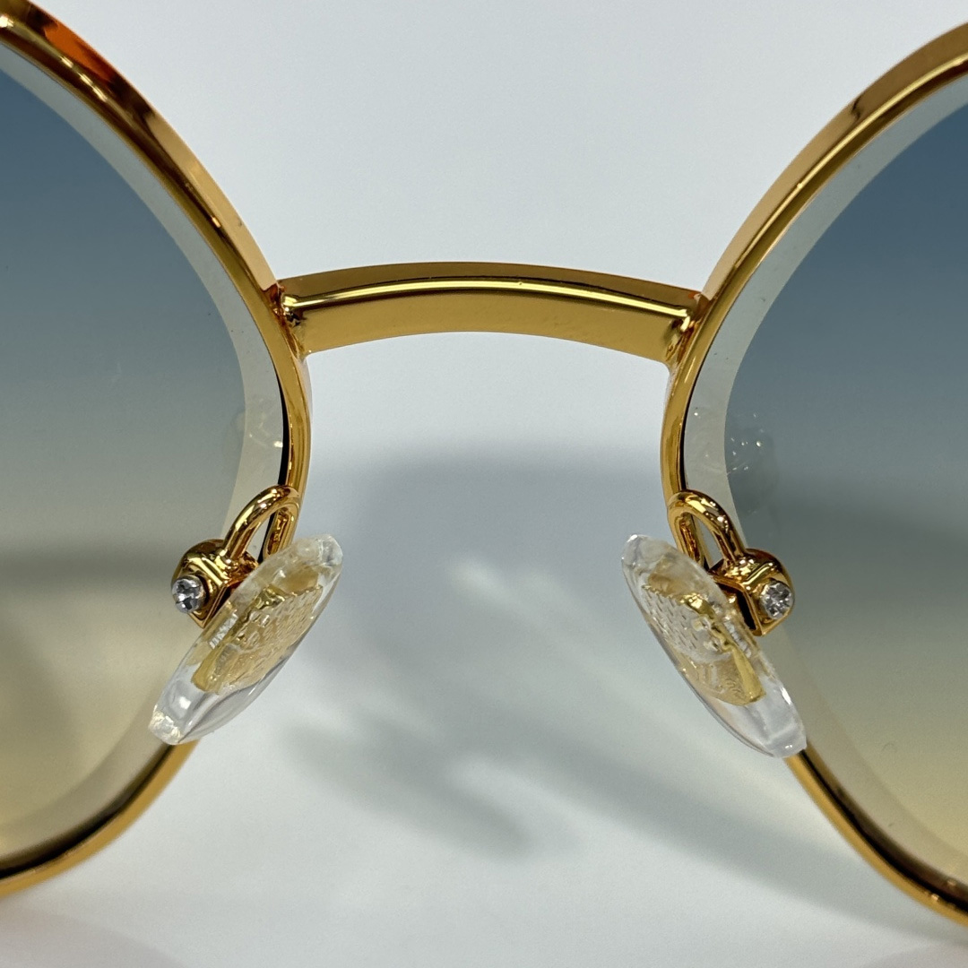 Louis Vuitton Z2061U Sunglasses   - DesignerGu