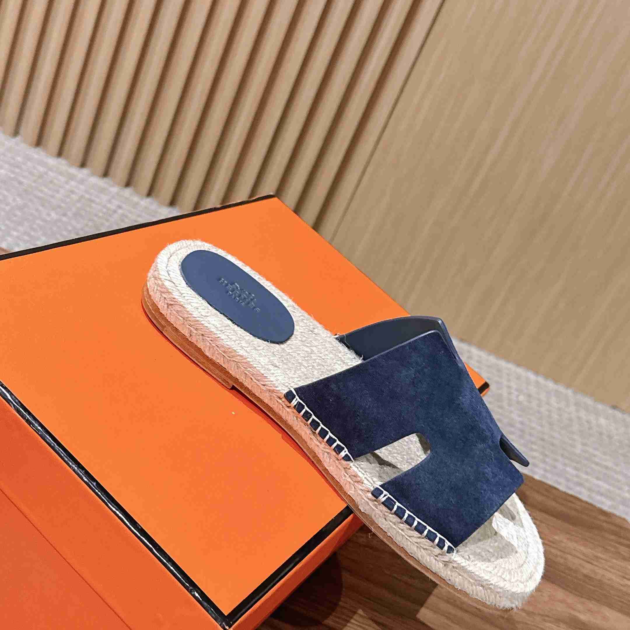 Hermes  Antigua Espadrille - DesignerGu