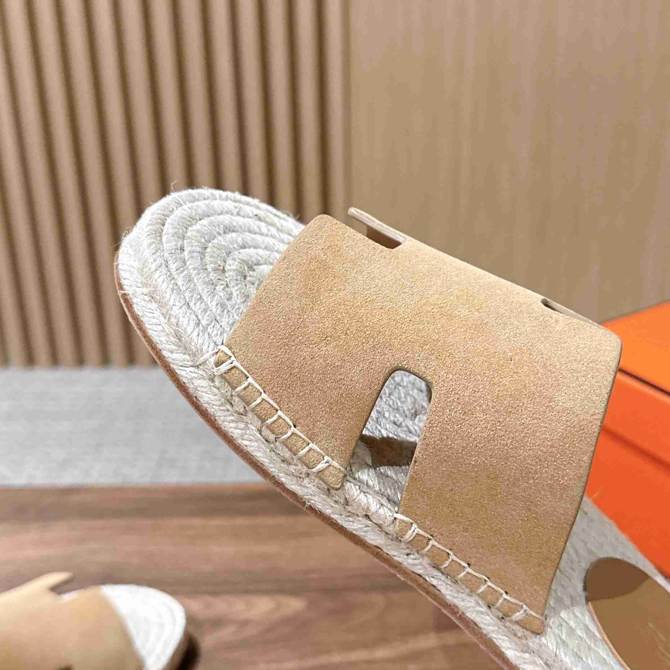 Hermes  Antigua Espadrille - DesignerGu