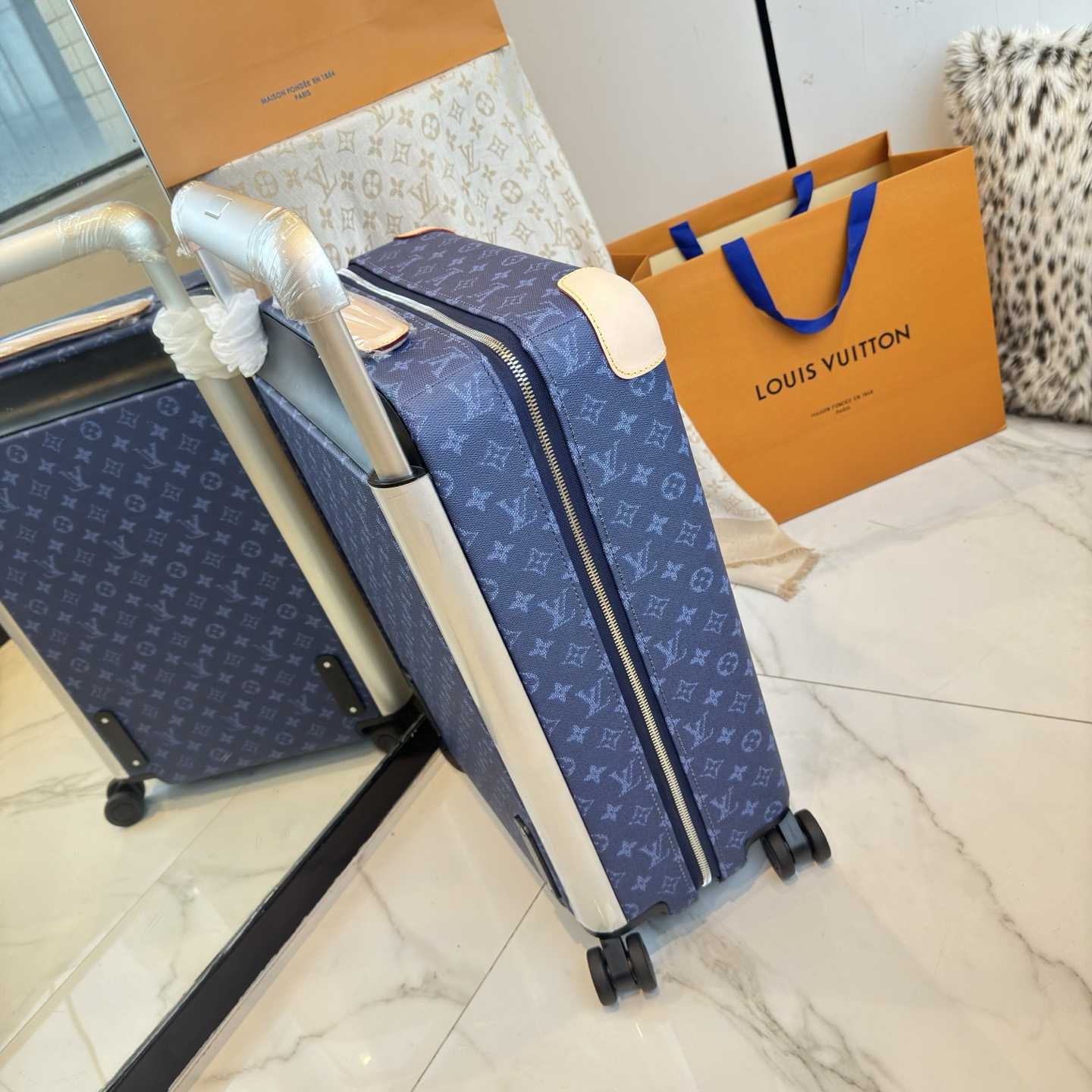 Louis Vuitton Horizon 55 M26862 - DesignerGu