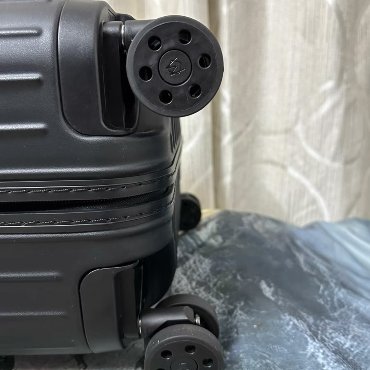 Rimowa Cabin - DesignerGu