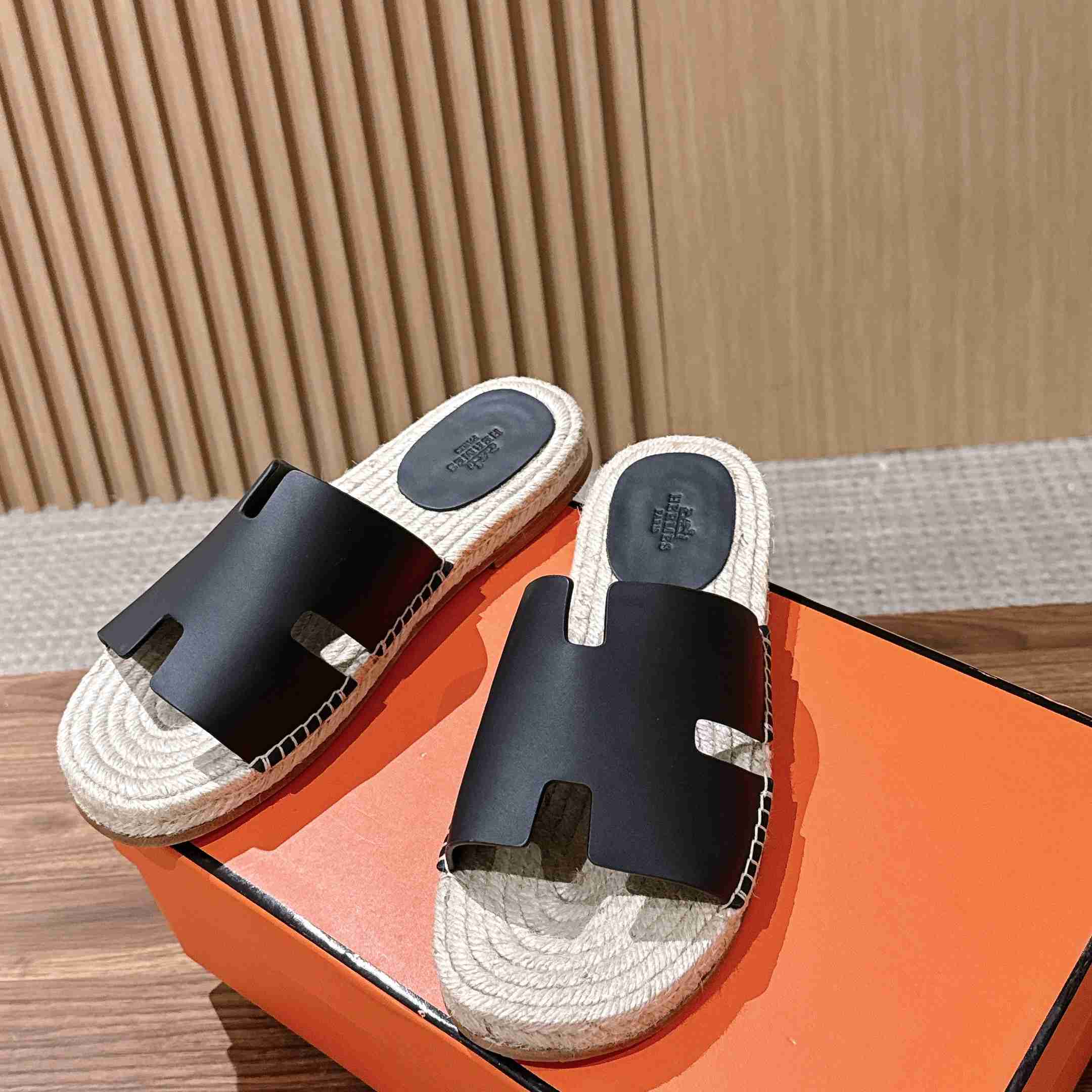 Hermes  Antigua Espadrille - DesignerGu