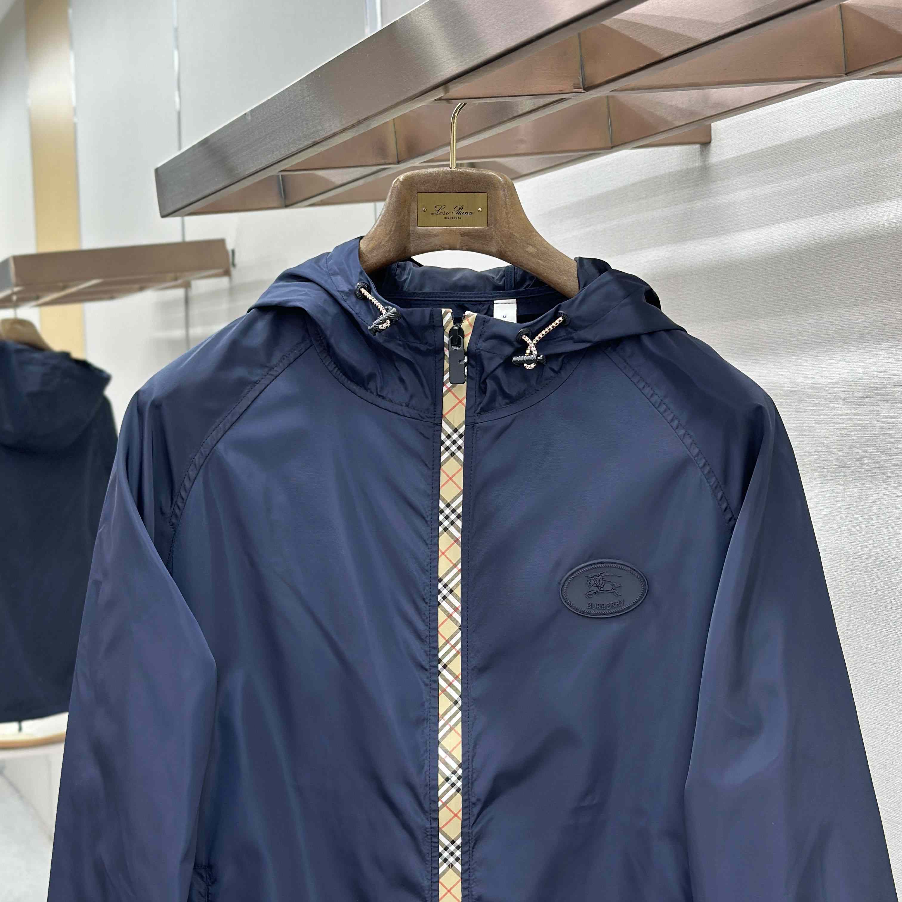 Burberry Nylon Clapton Hooded Jacket - DesignerGu