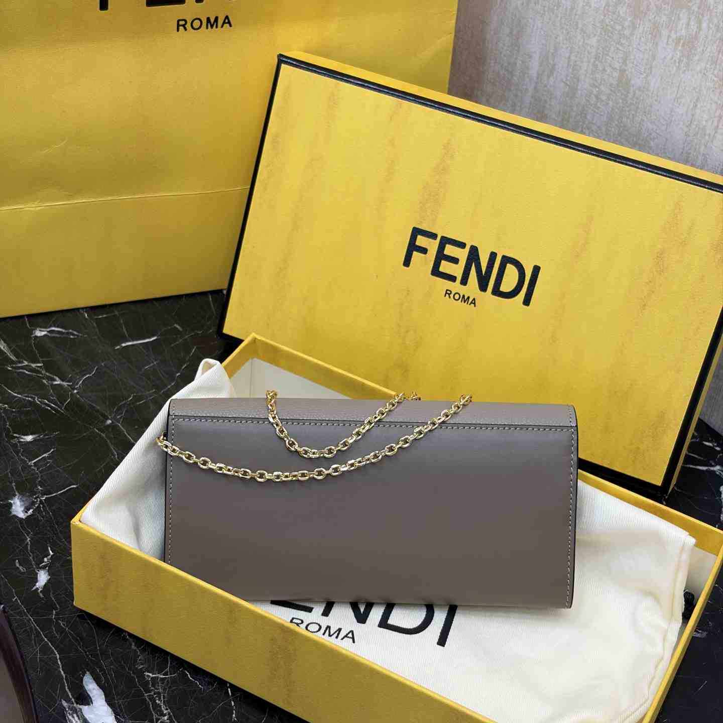 Fendi FF Diamonds Continental With Chain - DesignerGu