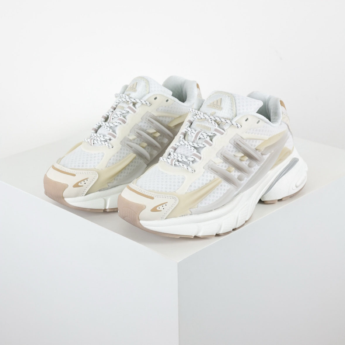  AD × VIRGINIA Adistar Jellyfish Triple White  - DesignerGu
