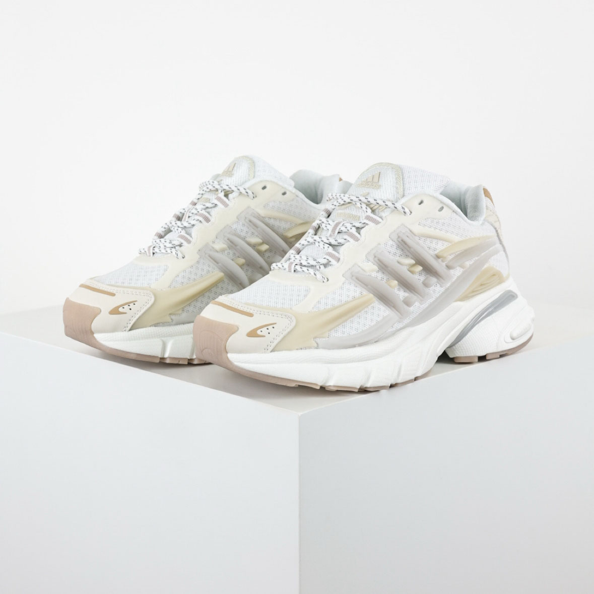  AD × VIRGINIA Adistar Jellyfish Triple White  - DesignerGu