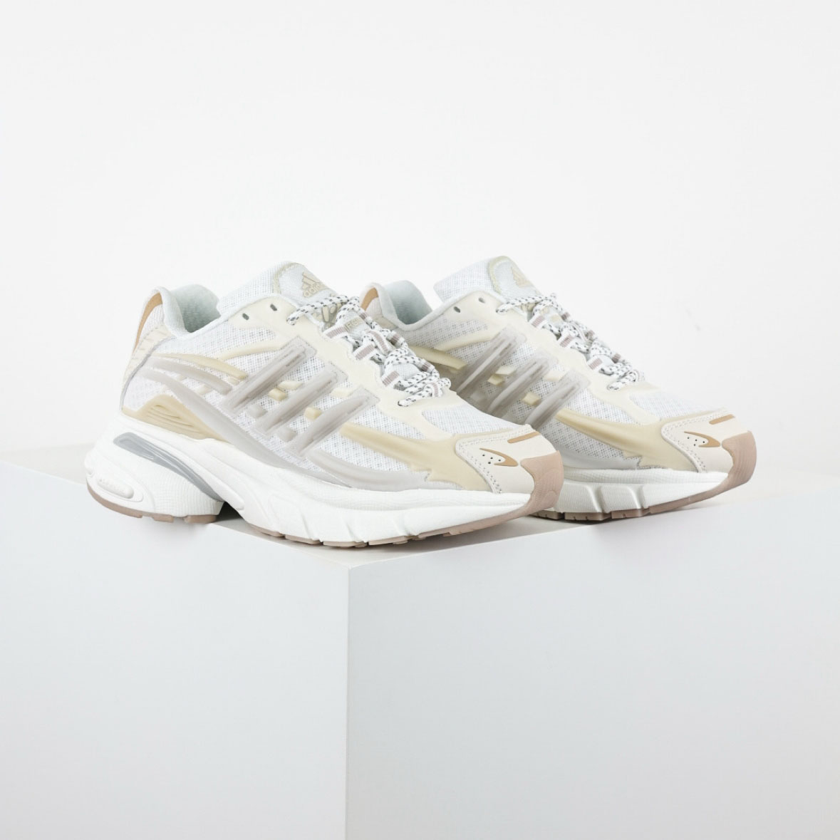  AD × VIRGINIA Adistar Jellyfish Triple White  - DesignerGu