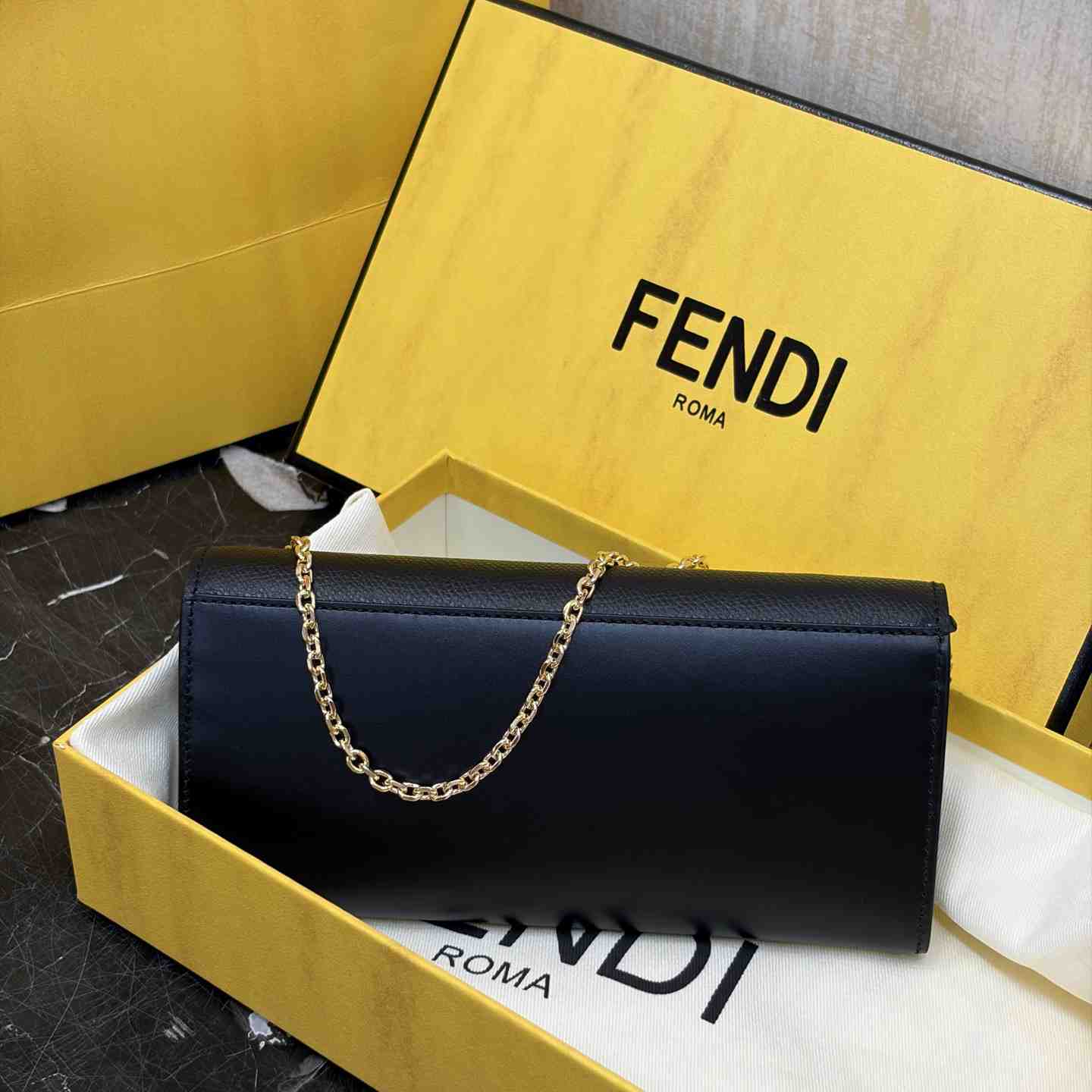 Fendi FF Diamonds Continental With Chain - DesignerGu