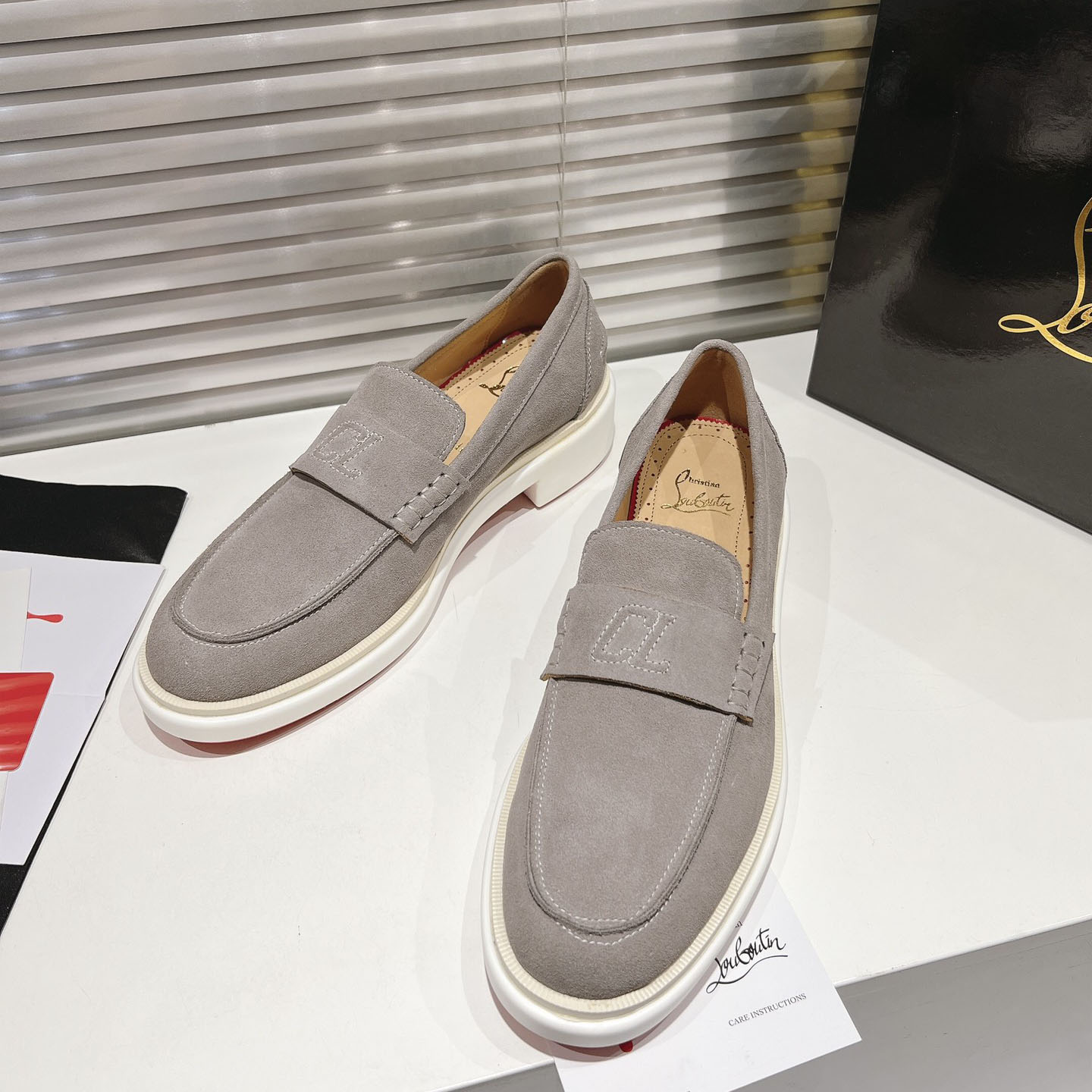 Christian Louboutin Urbino Moc  Leather  Loafers - DesignerGu