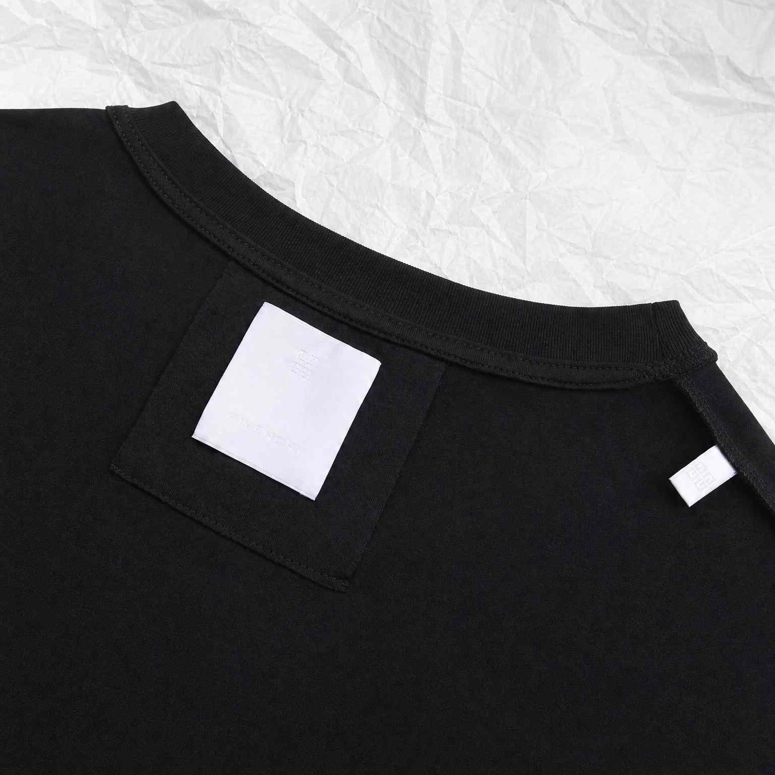 Givenchy Reverse  T-Shirt  - DesignerGu