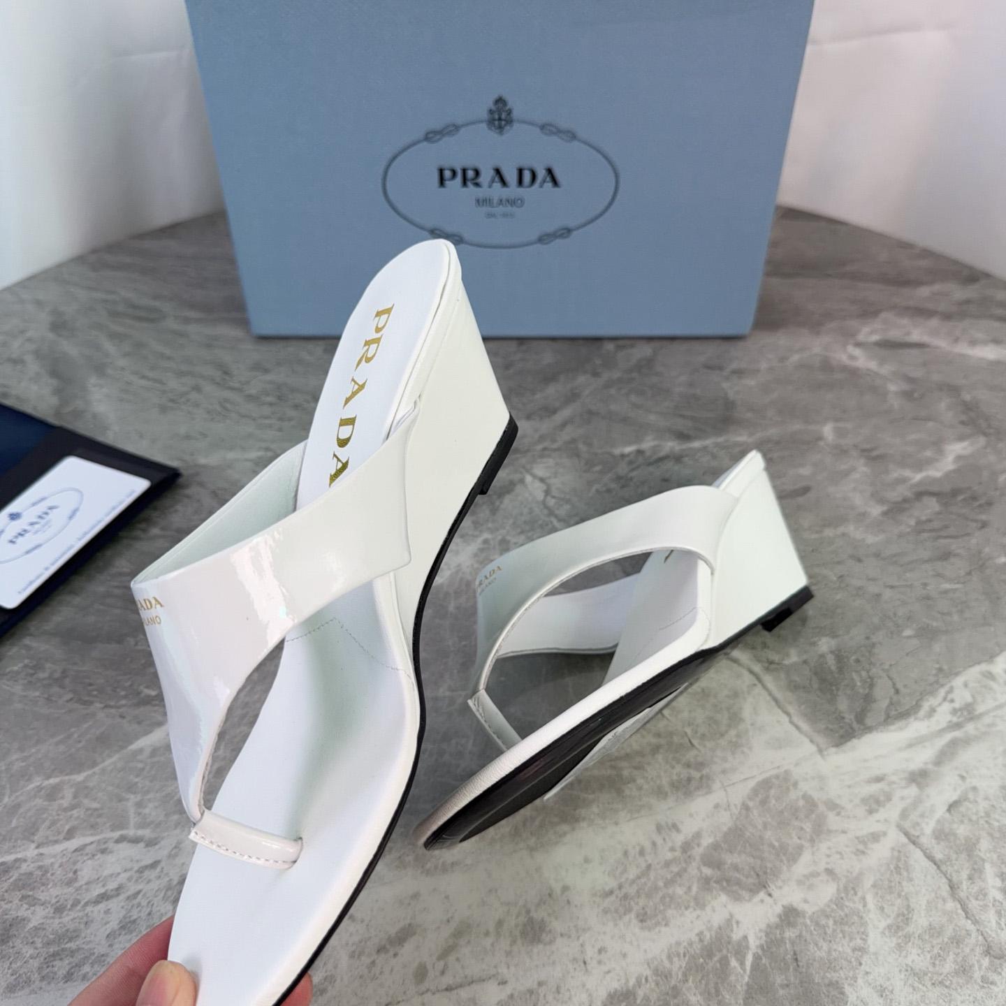 Prada Patent Leather Thong Sandals - DesignerGu