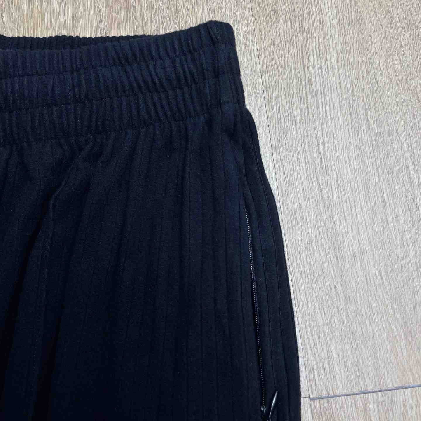 Casablanca Striped Velour Shorts C1184 - DesignerGu