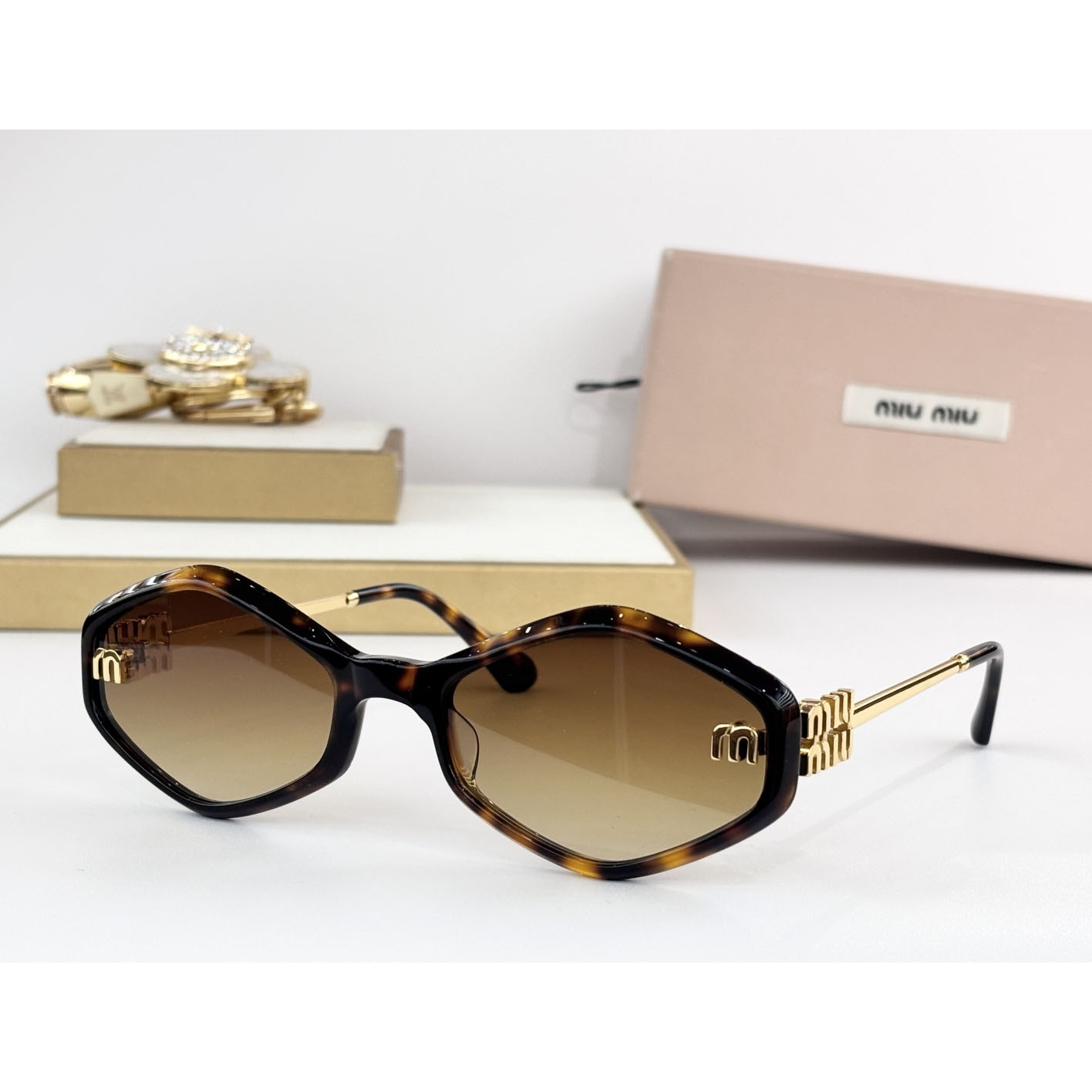 Miu Miu MU 156AV Sunglasses - DesignerGu