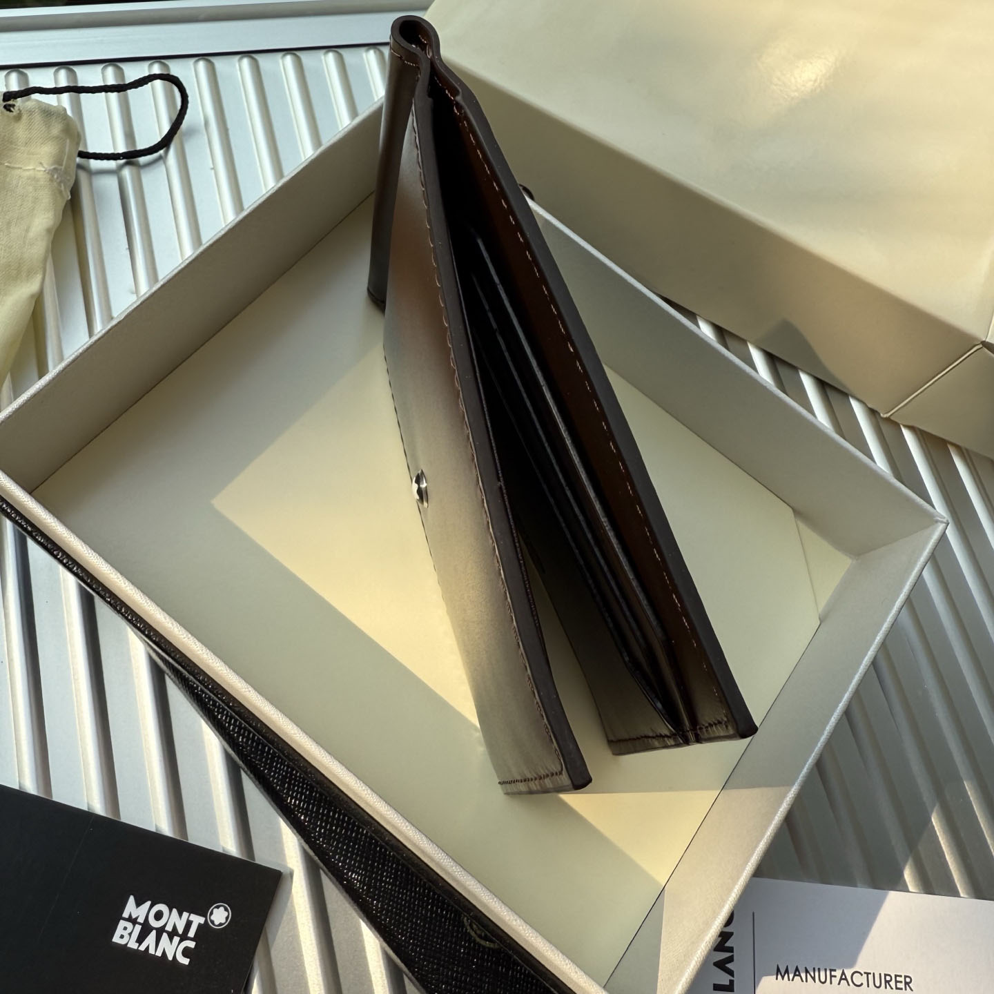 Montblanc Meisterstück Wallet 6cc with Money Clip - DesignerGu